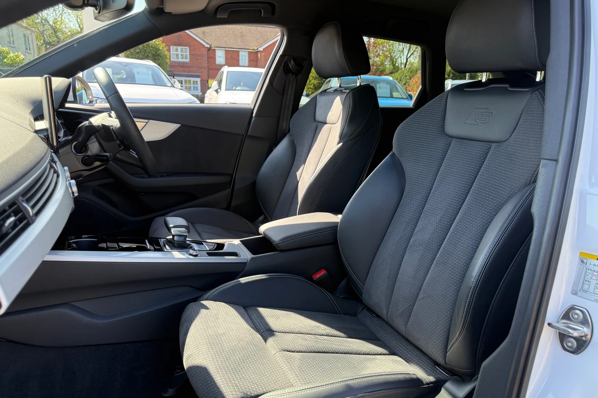 Audi A4 thumbnail image number 30