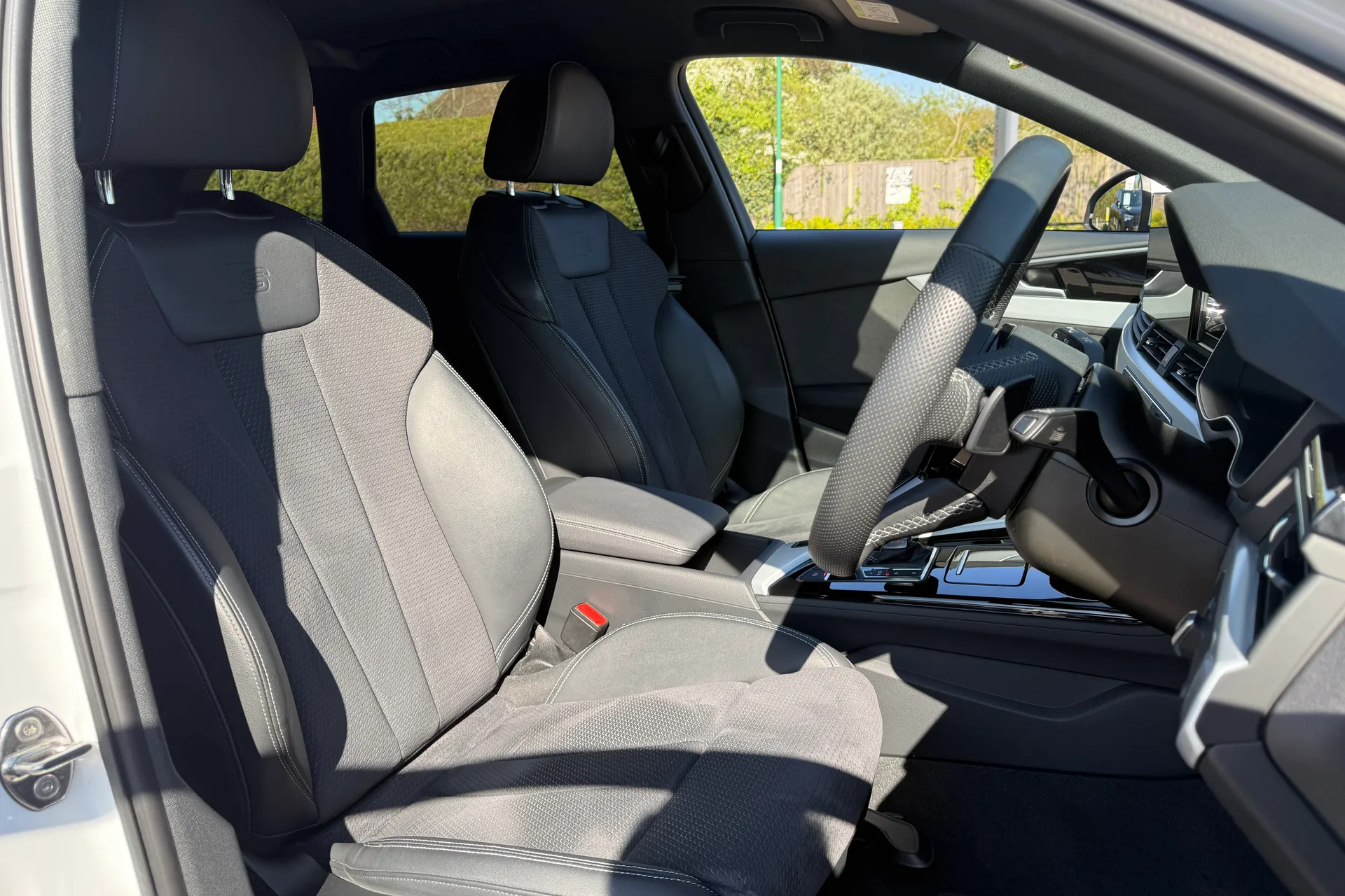 Audi A4 thumbnail image number 27