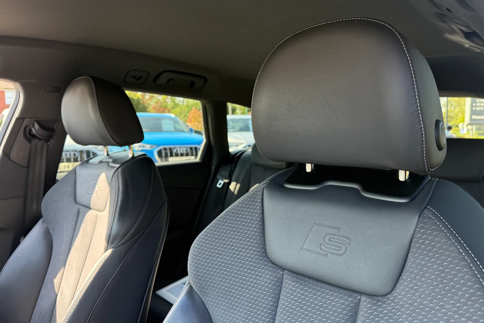Audi A4 thumbnail image number 32