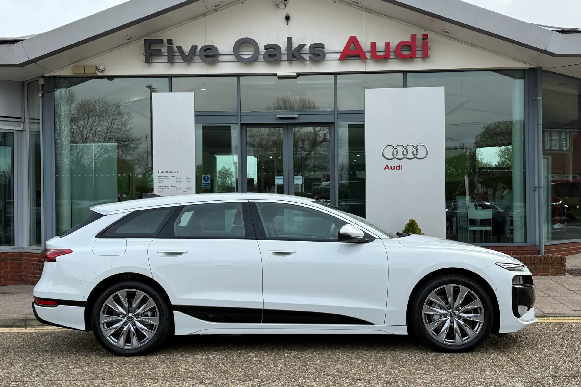 Audi A6 thumbnail image number 2