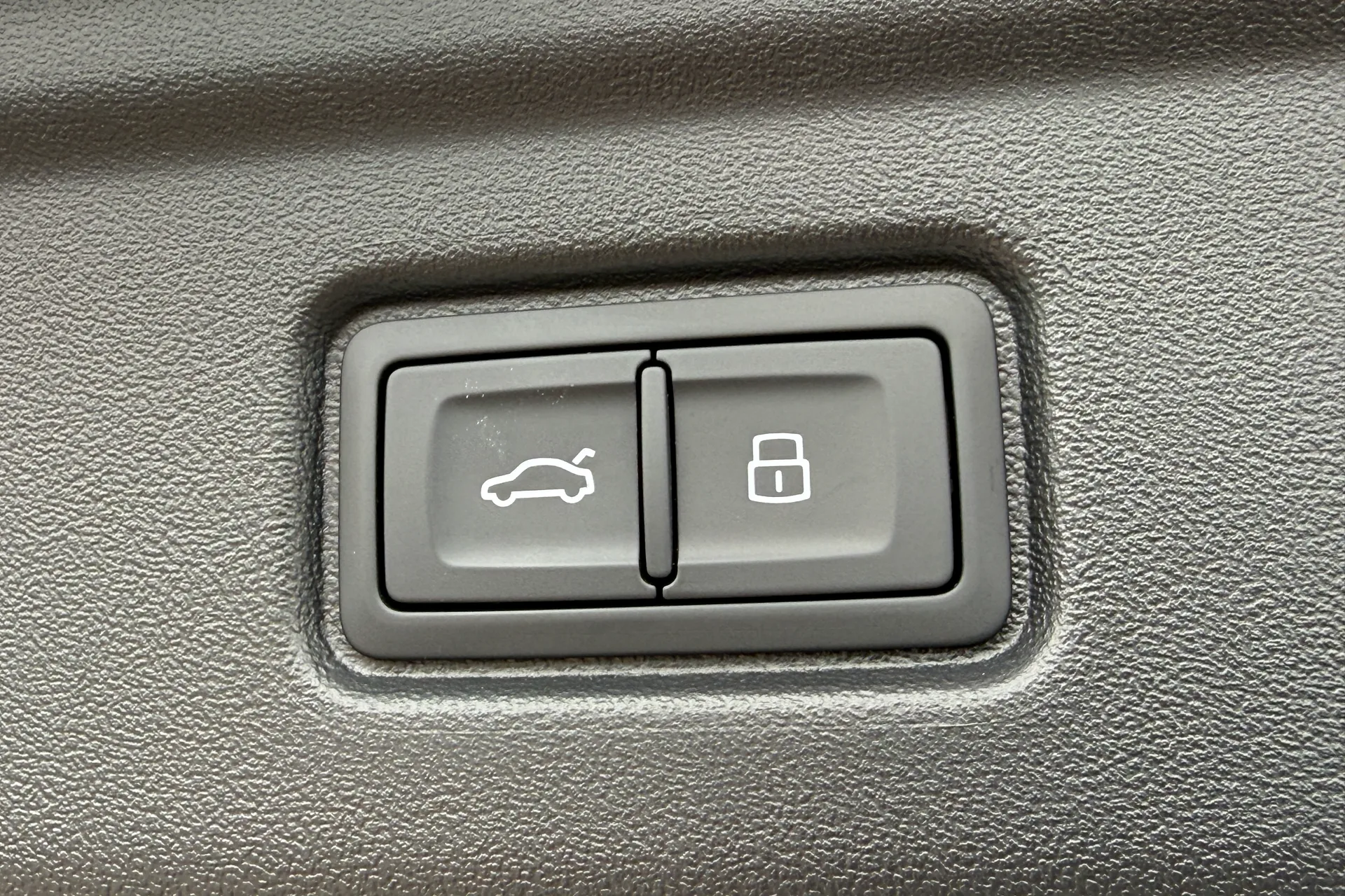 Audi A6 thumbnail image number 40