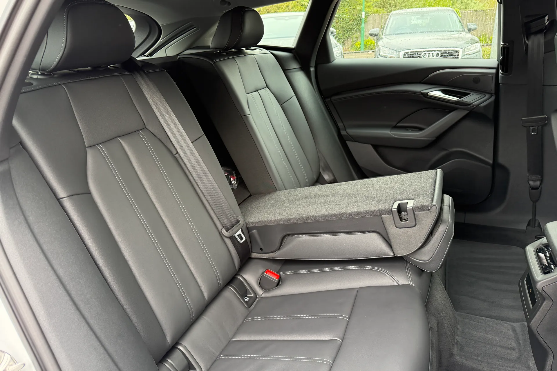 Audi A6 thumbnail image number 50