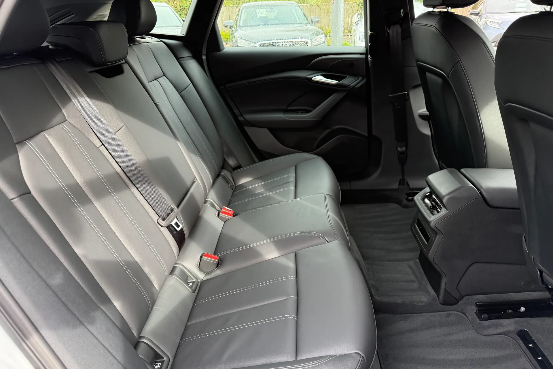 Audi A6 thumbnail image number 48