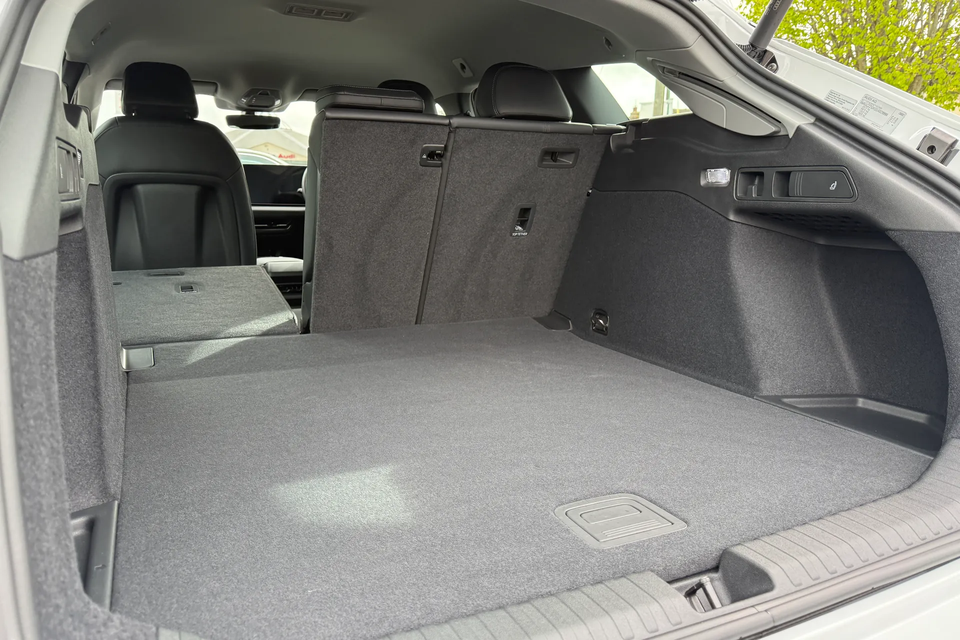Audi A6 thumbnail image number 38
