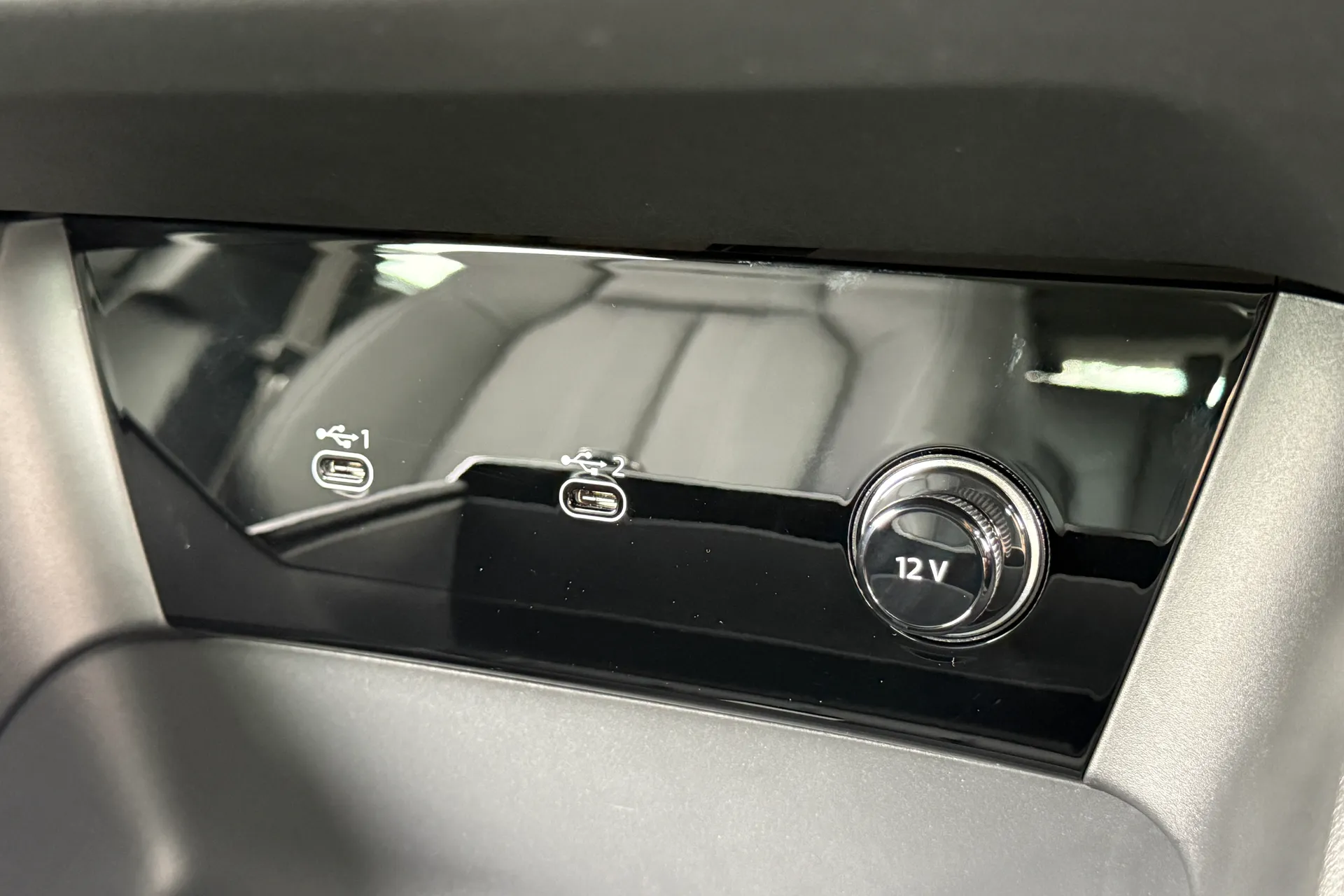 Audi A6 thumbnail image number 44
