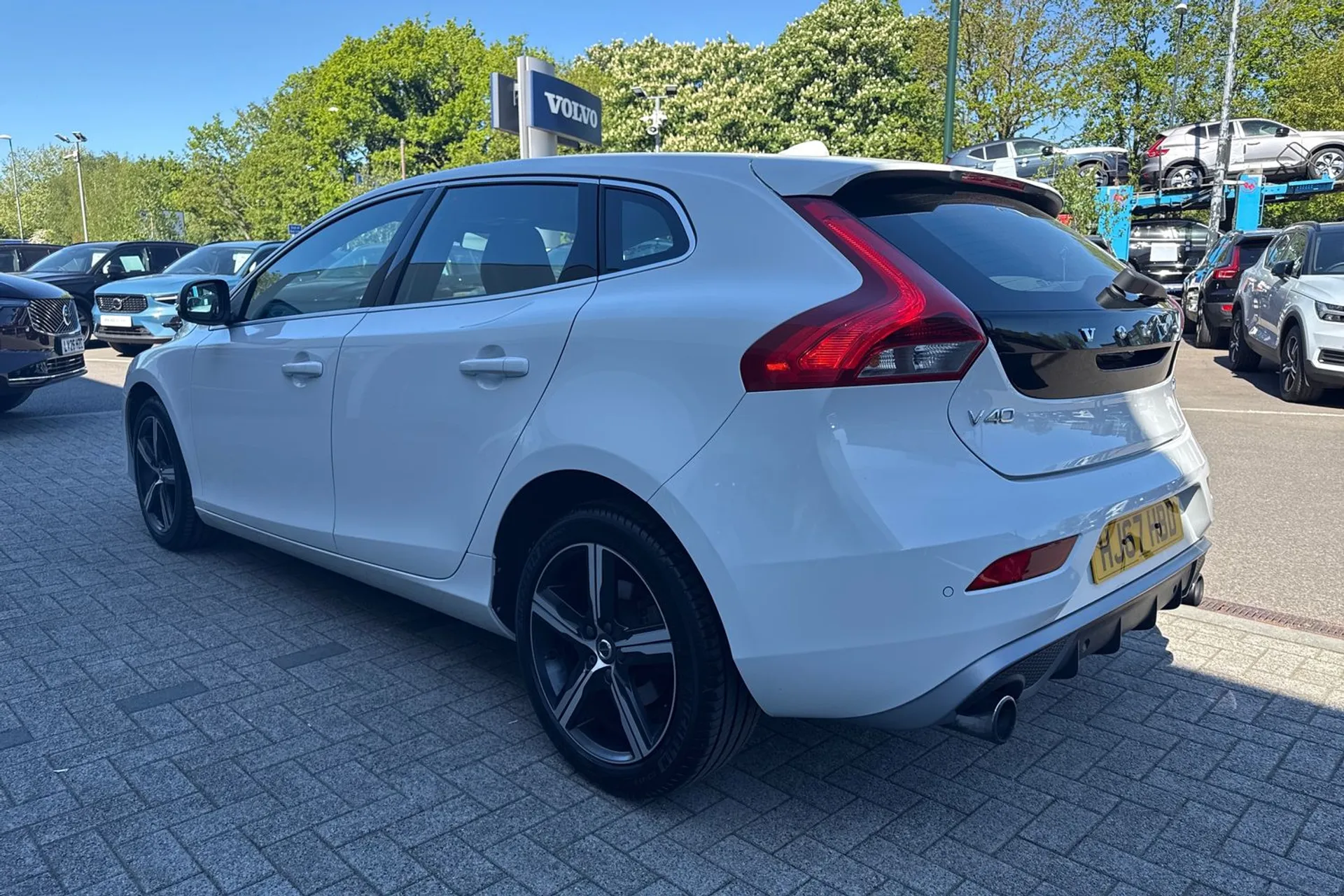 Volvo V40 thumbnail image number 10