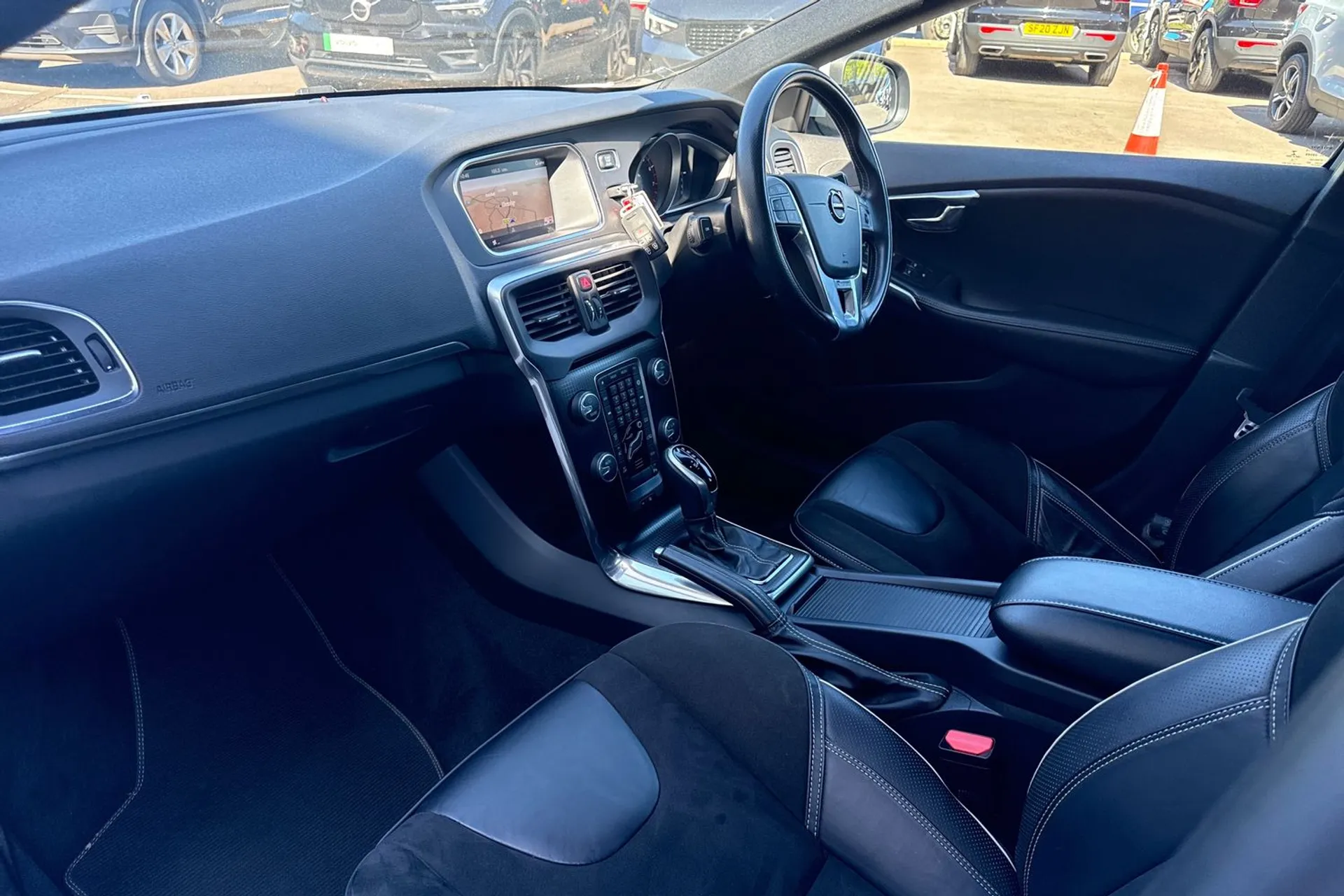 Volvo V40 thumbnail image number 26