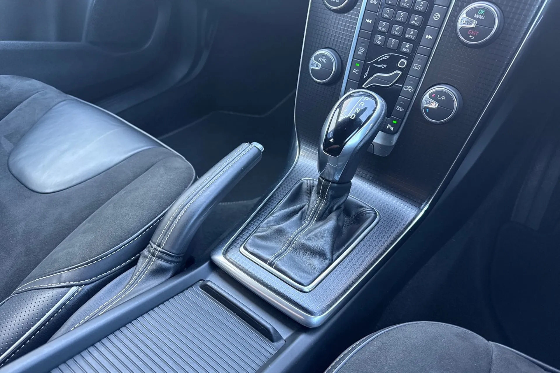 Volvo V40 thumbnail image number 39
