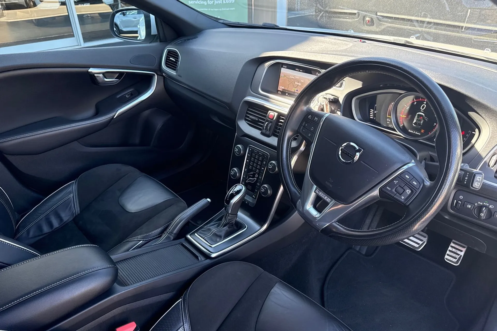 Volvo V40 thumbnail image number 6