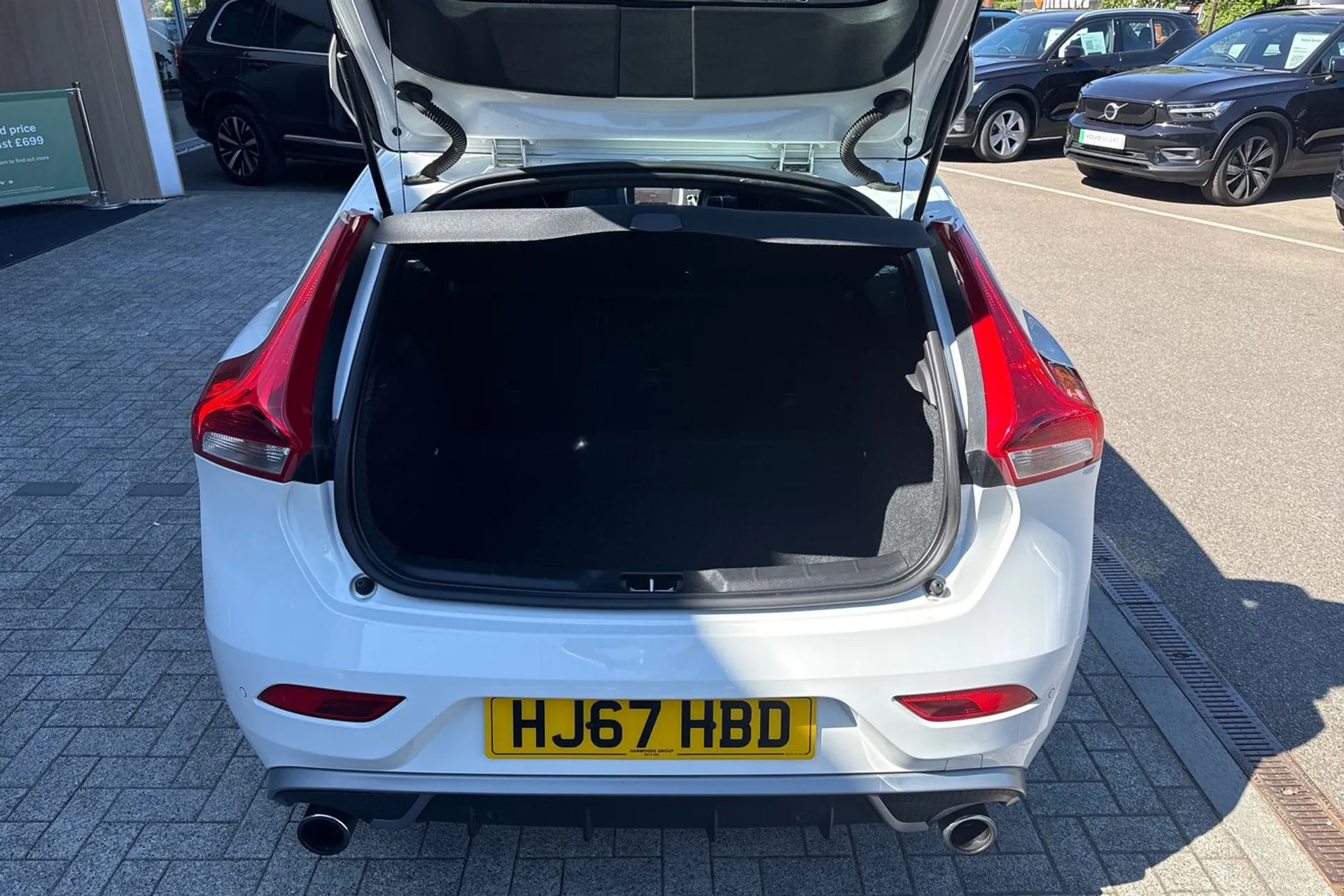 Volvo V40 thumbnail image number 19