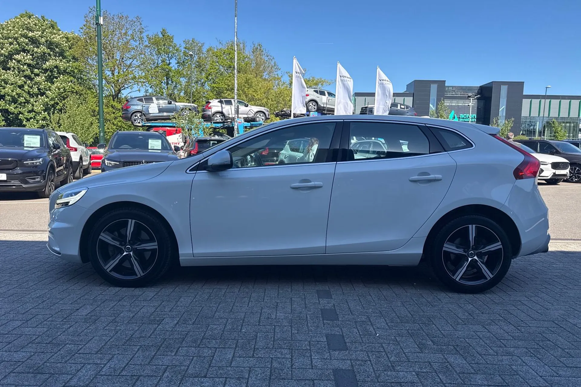 Volvo V40 thumbnail image number 11