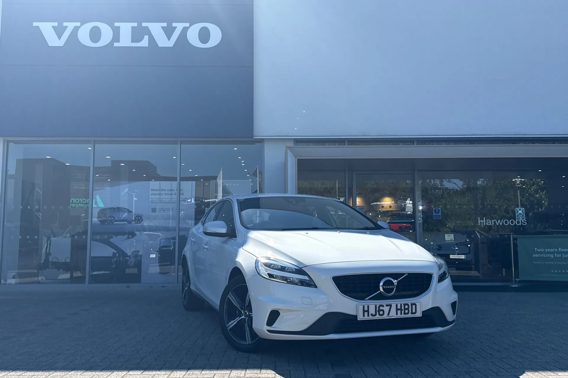 Volvo V40 focused image