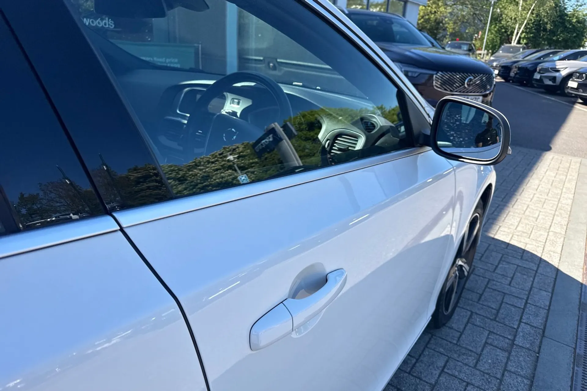 Volvo V40 thumbnail image number 16