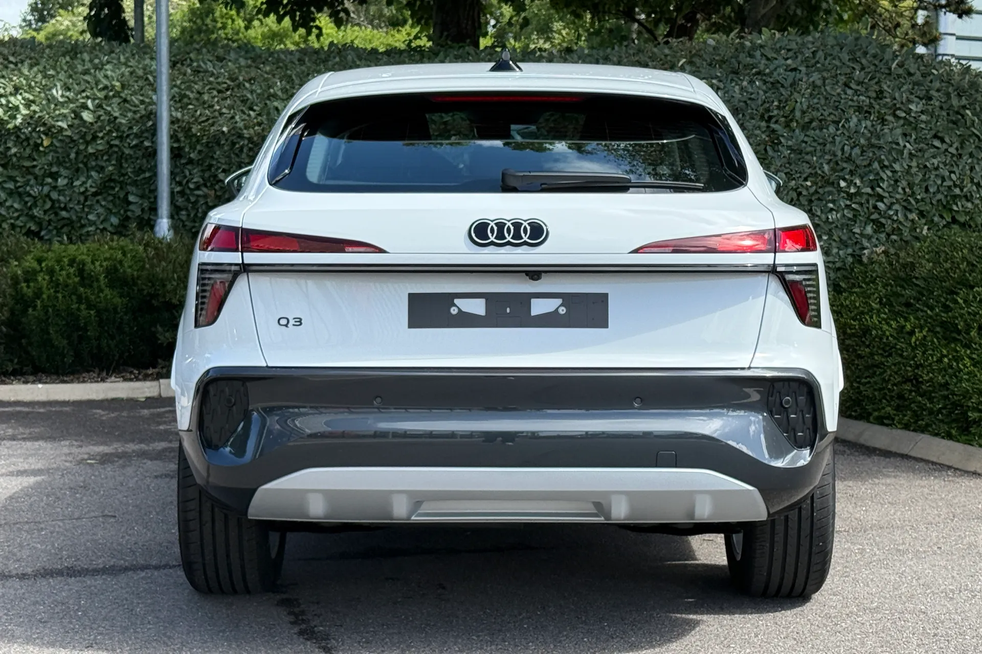 Audi Q3 thumbnail image number 19
