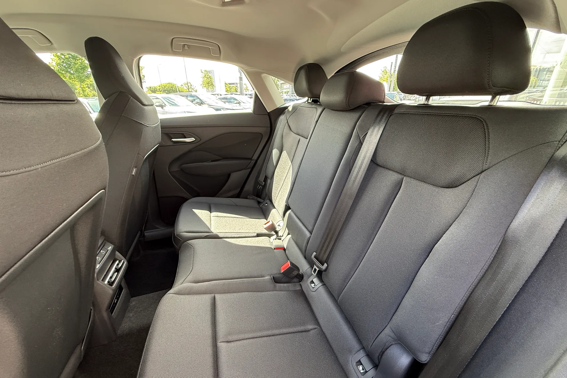 Audi Q3 thumbnail image number 35