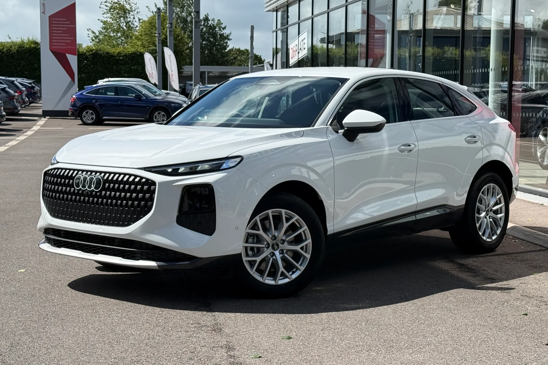 Audi Q3 thumbnail image number 6
