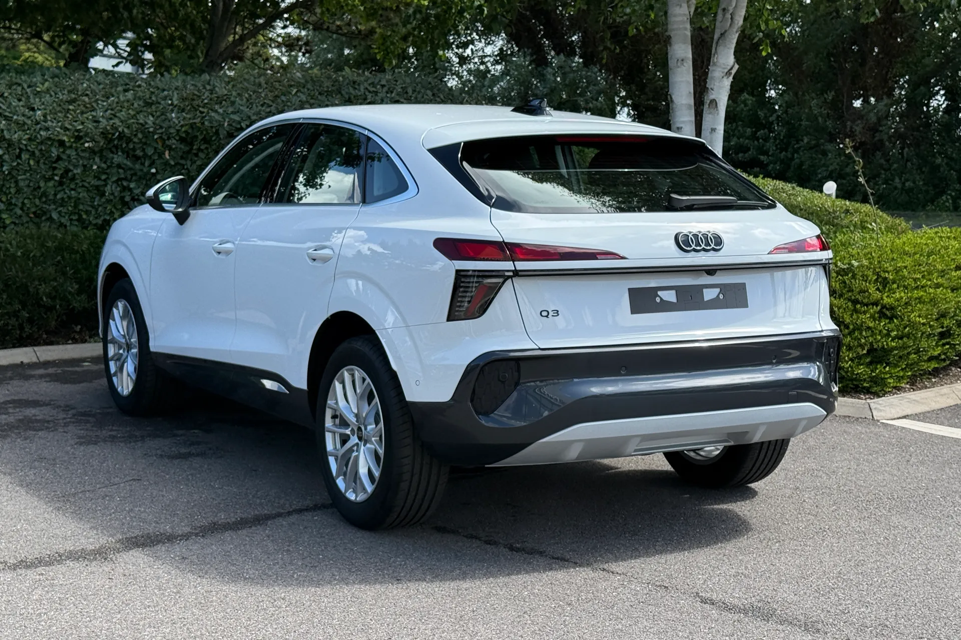 Audi Q3 thumbnail image number 22