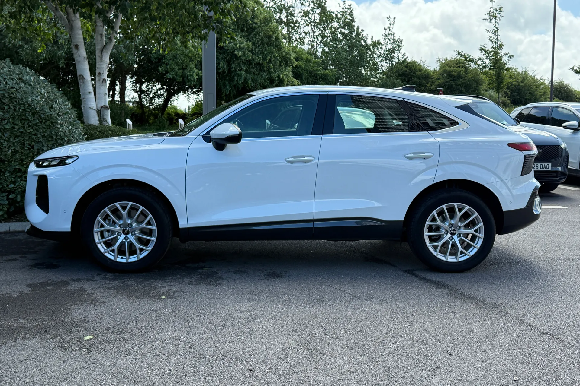 Audi Q3 thumbnail image number 25
