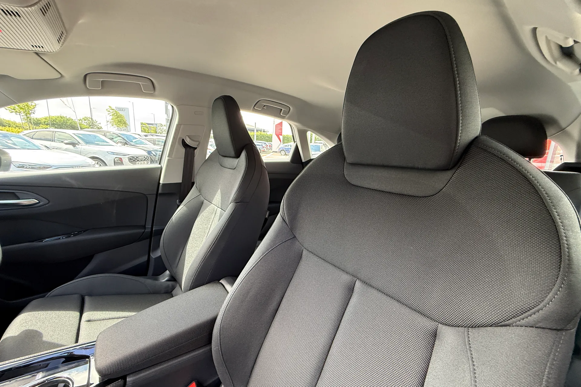 Audi Q3 thumbnail image number 33