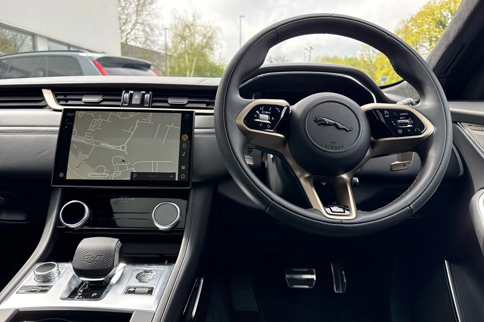 Jaguar F-Pace thumbnail image number 34