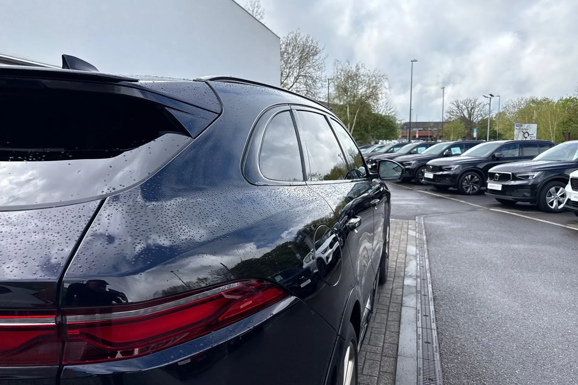 Jaguar F-Pace thumbnail image number 15