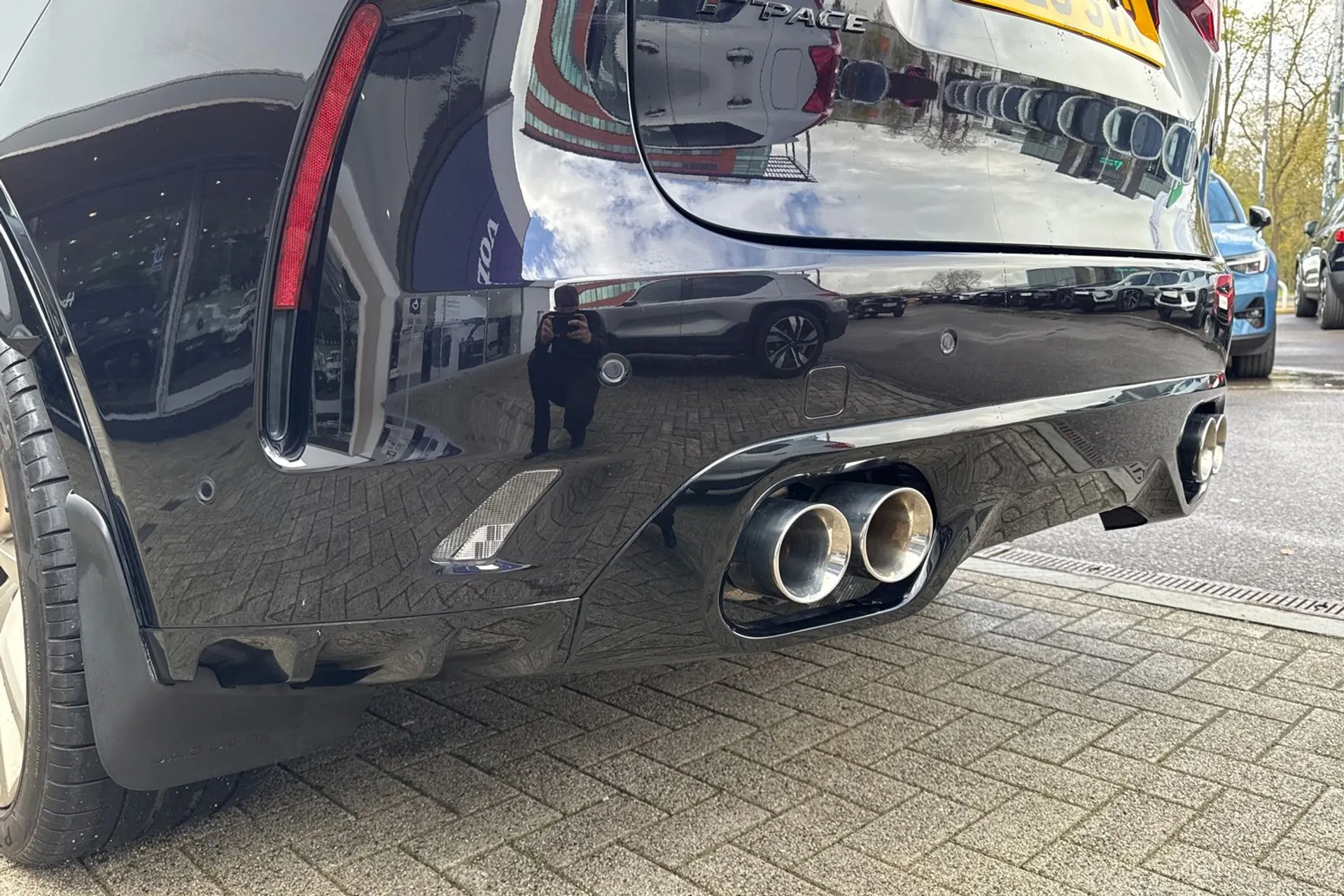 Jaguar F-Pace thumbnail image number 18