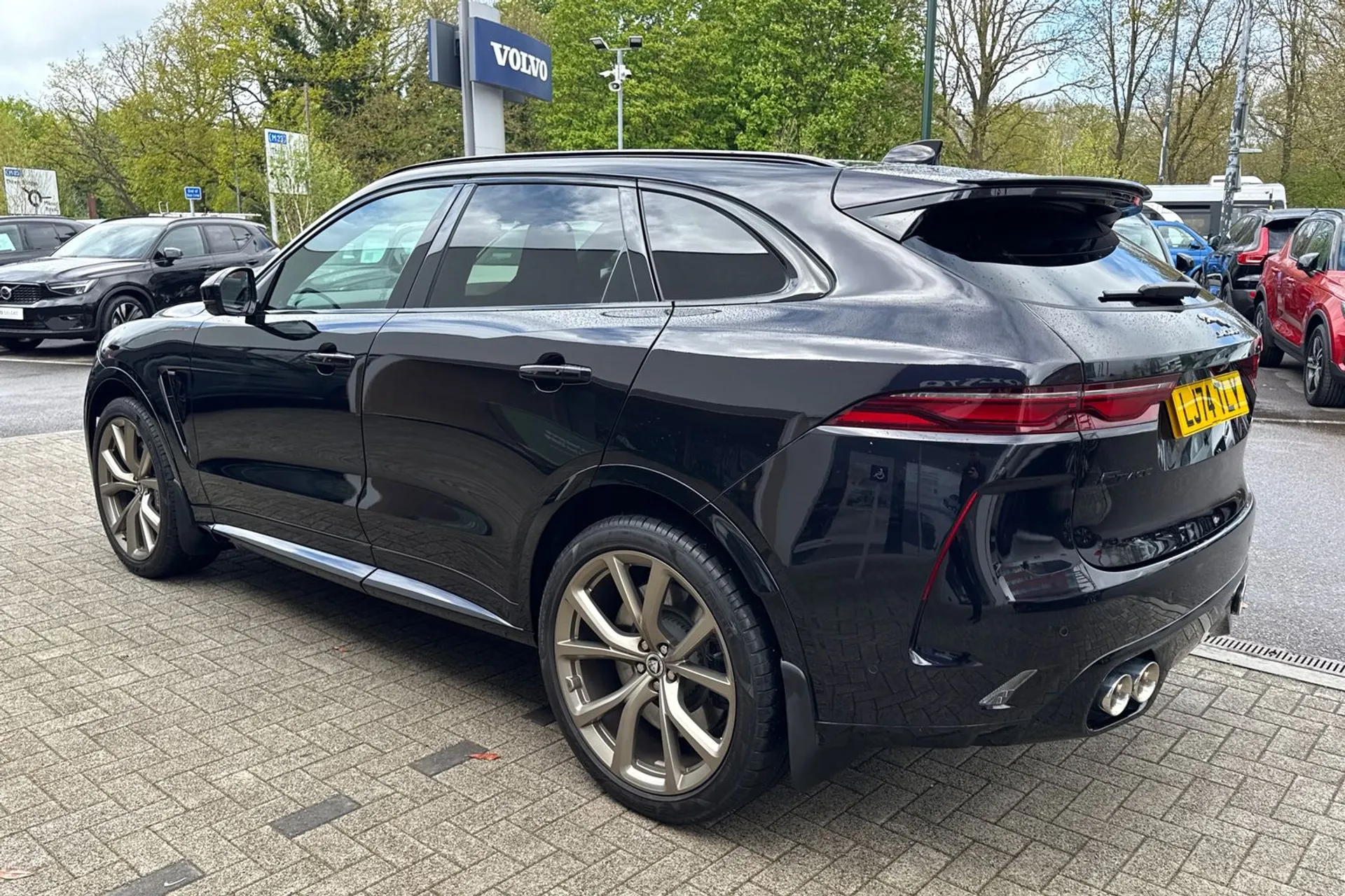 Jaguar F-Pace thumbnail image number 10