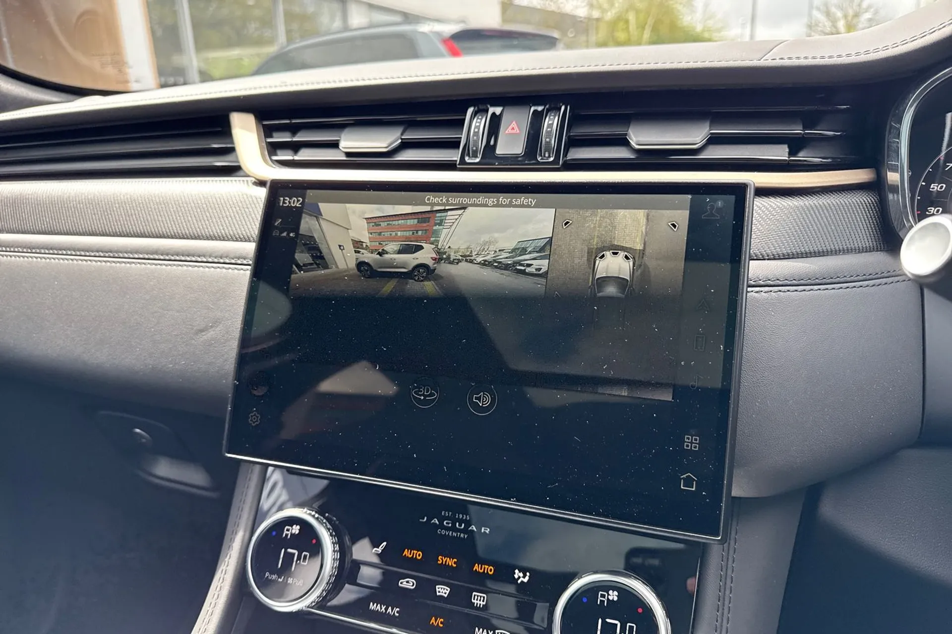 Jaguar F-Pace thumbnail image number 4