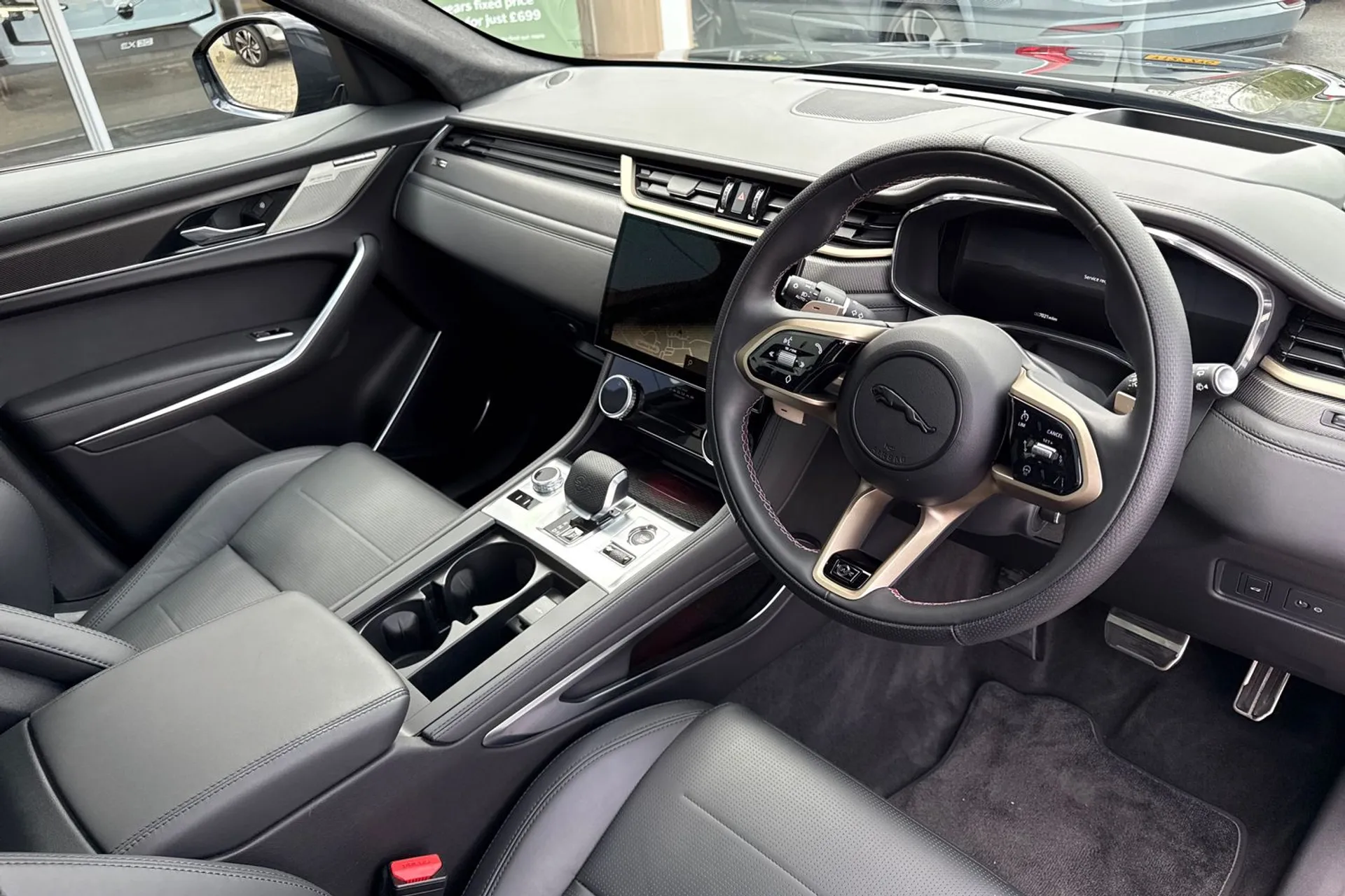 Jaguar F-Pace thumbnail image number 6