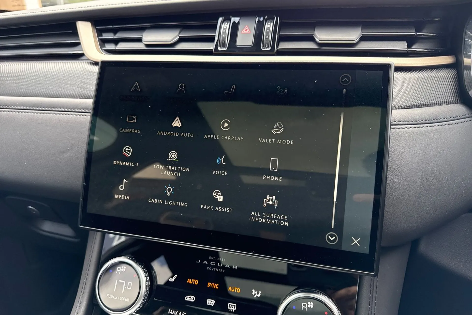 Jaguar F-Pace thumbnail image number 41