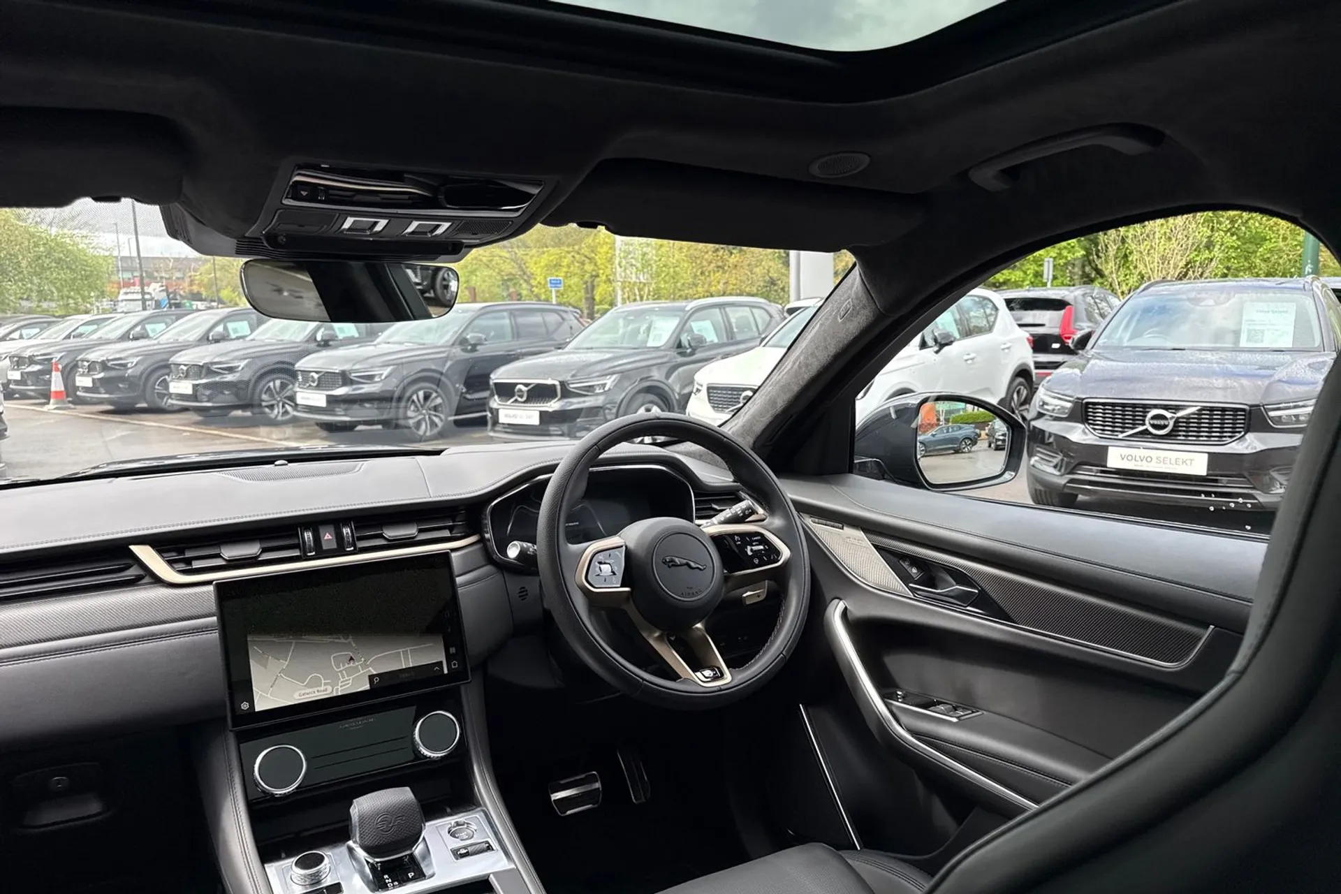 Jaguar F-Pace thumbnail image number 33