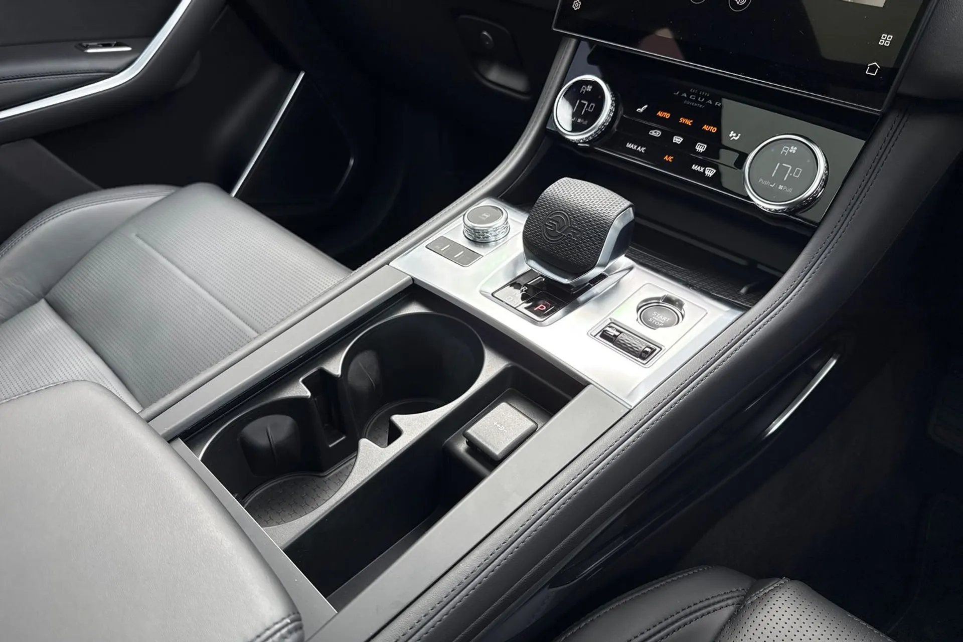 Jaguar F-Pace thumbnail image number 46