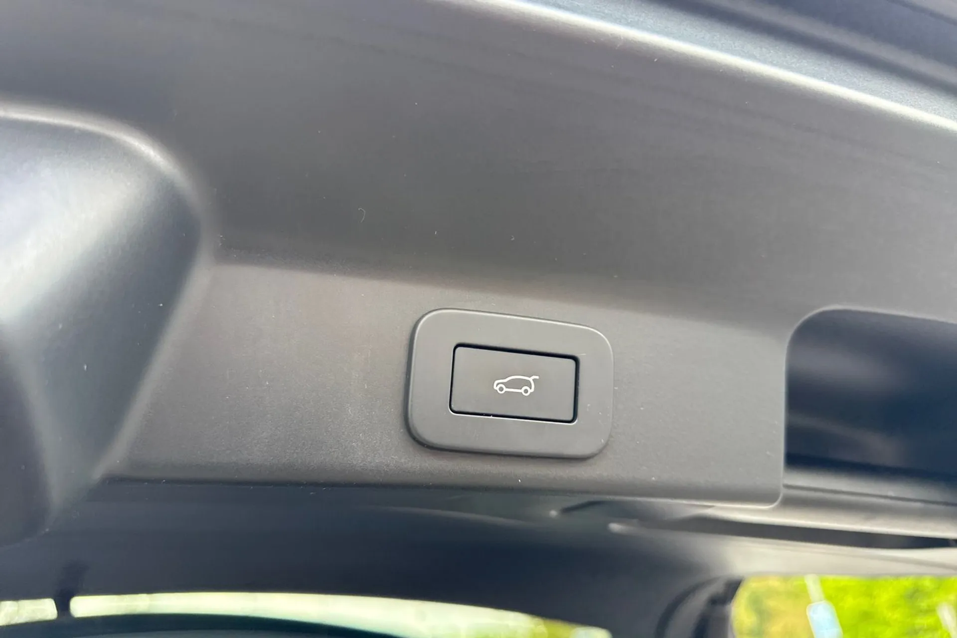 Jaguar F-Pace thumbnail image number 21