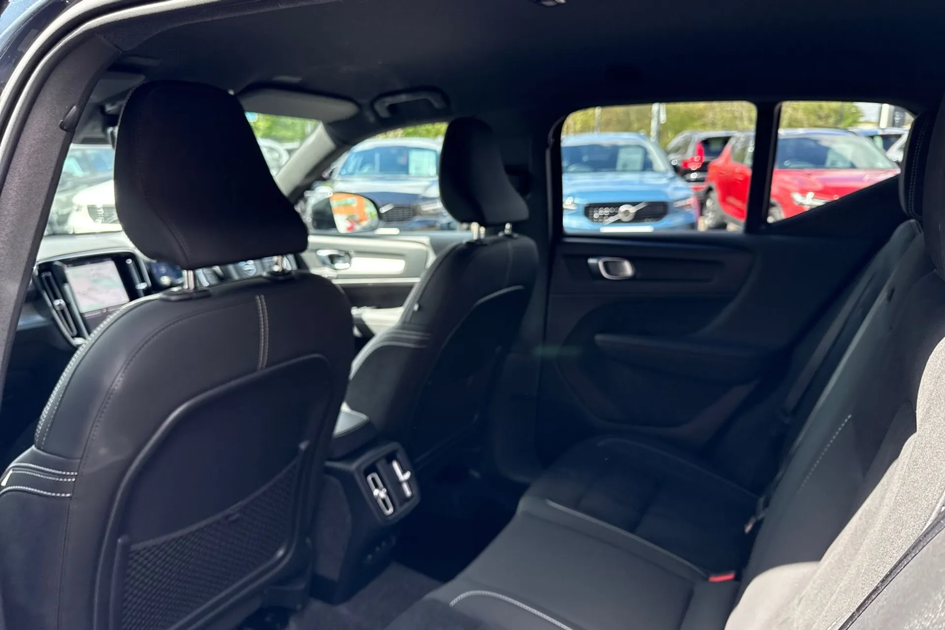 Volvo XC40 thumbnail image number 31