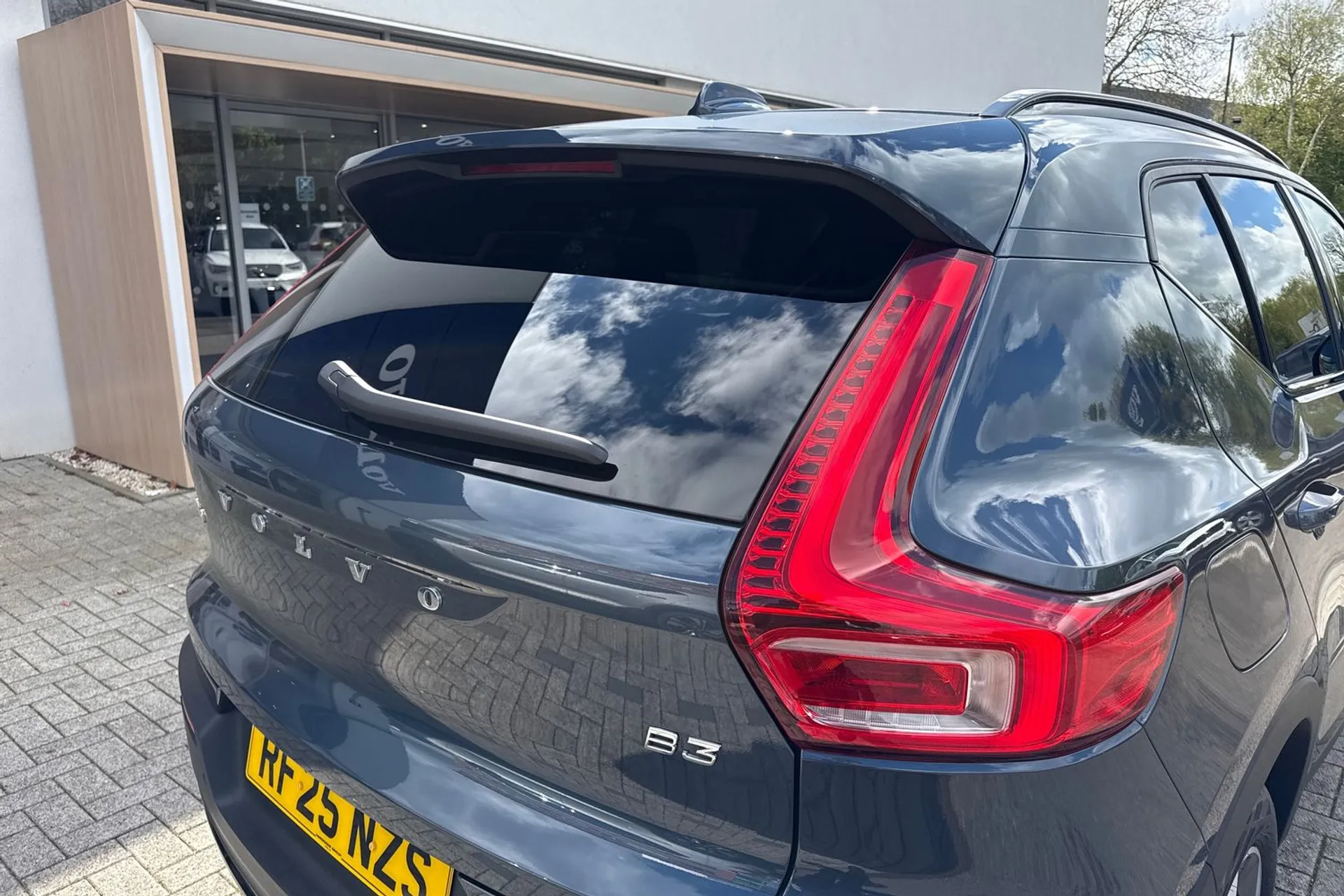 Volvo XC40 thumbnail image number 16