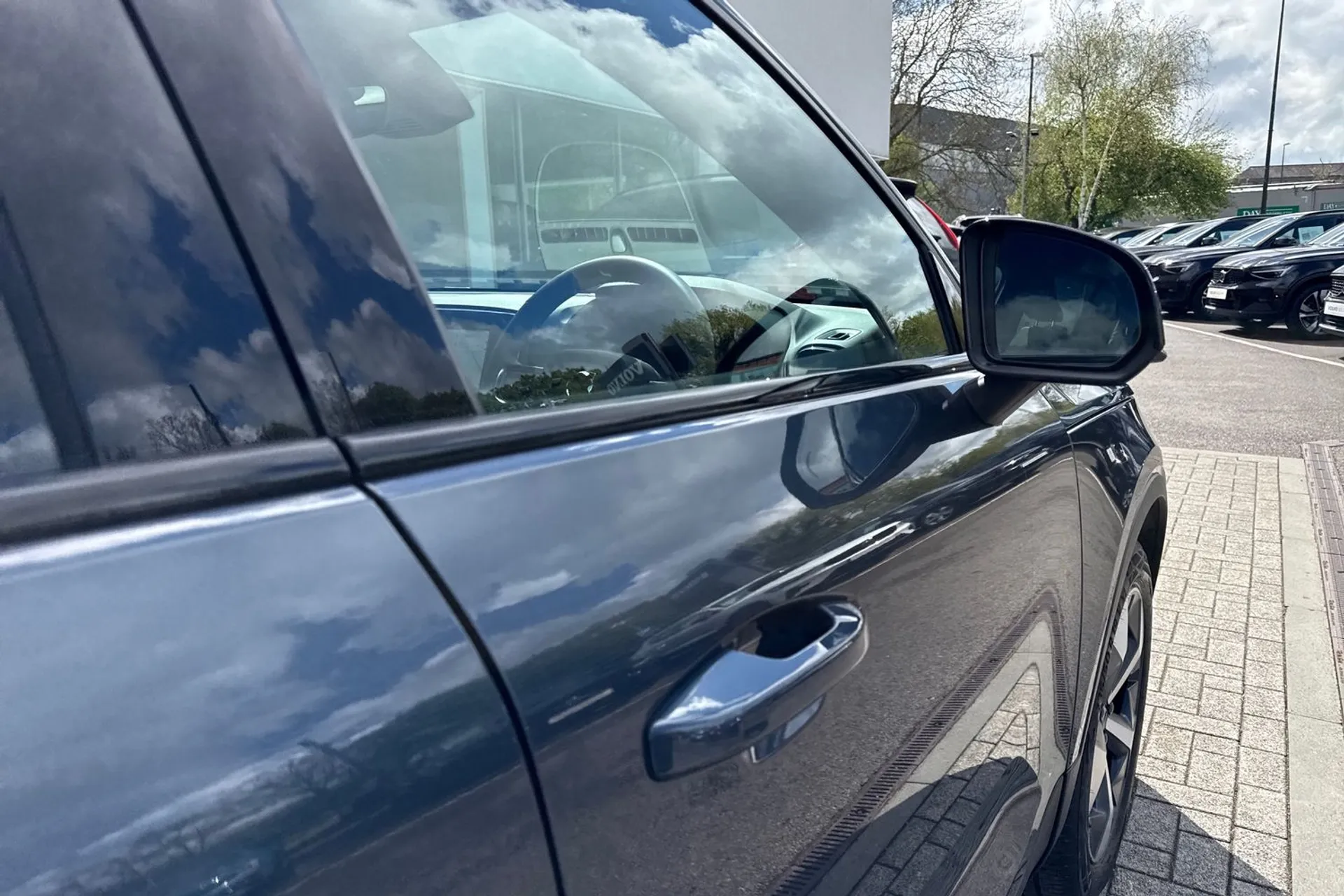 Volvo XC40 thumbnail image number 17