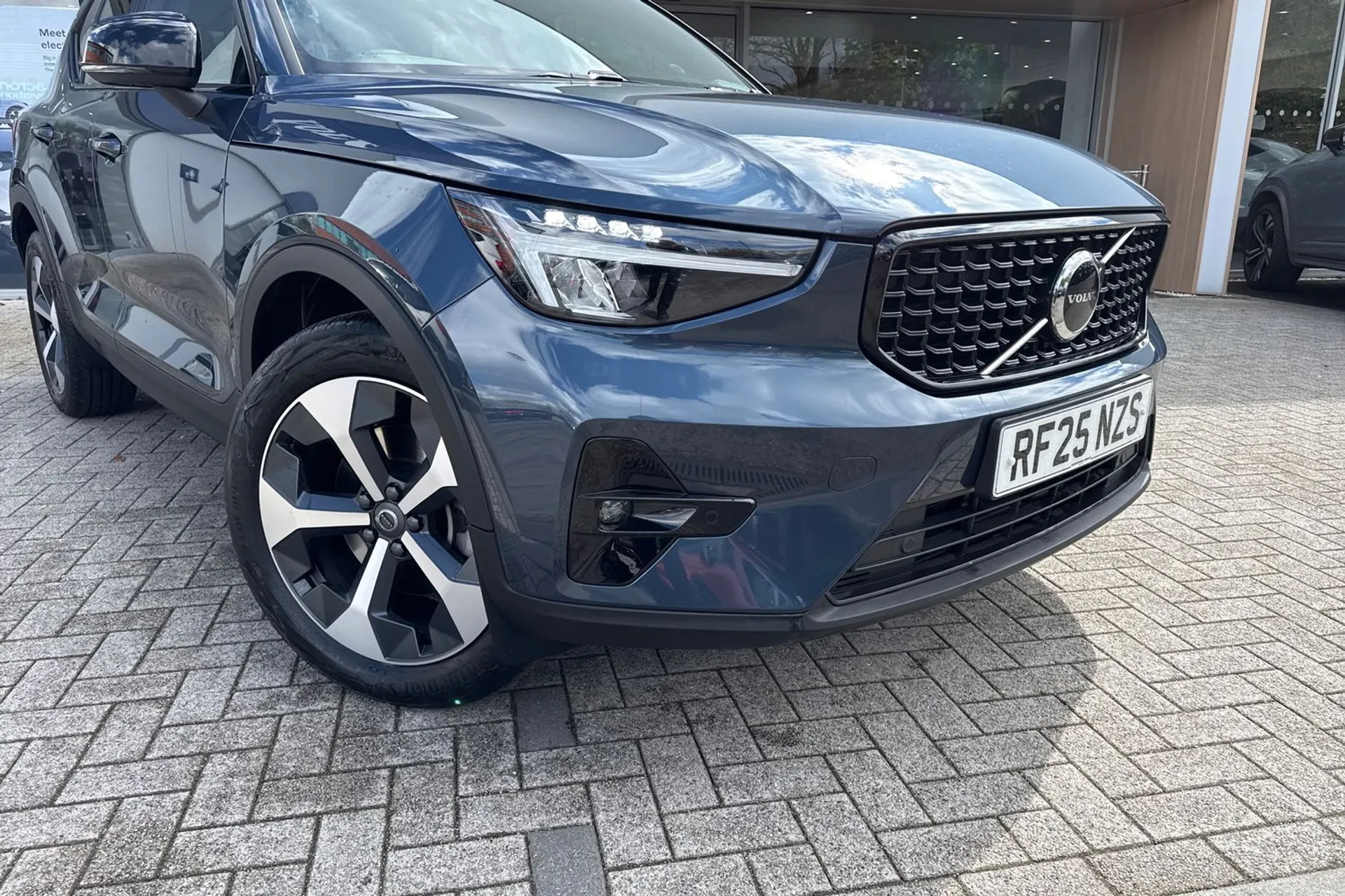 Volvo XC40 thumbnail image number 7