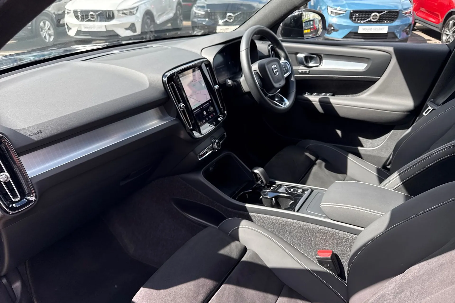 Volvo XC40 thumbnail image number 27