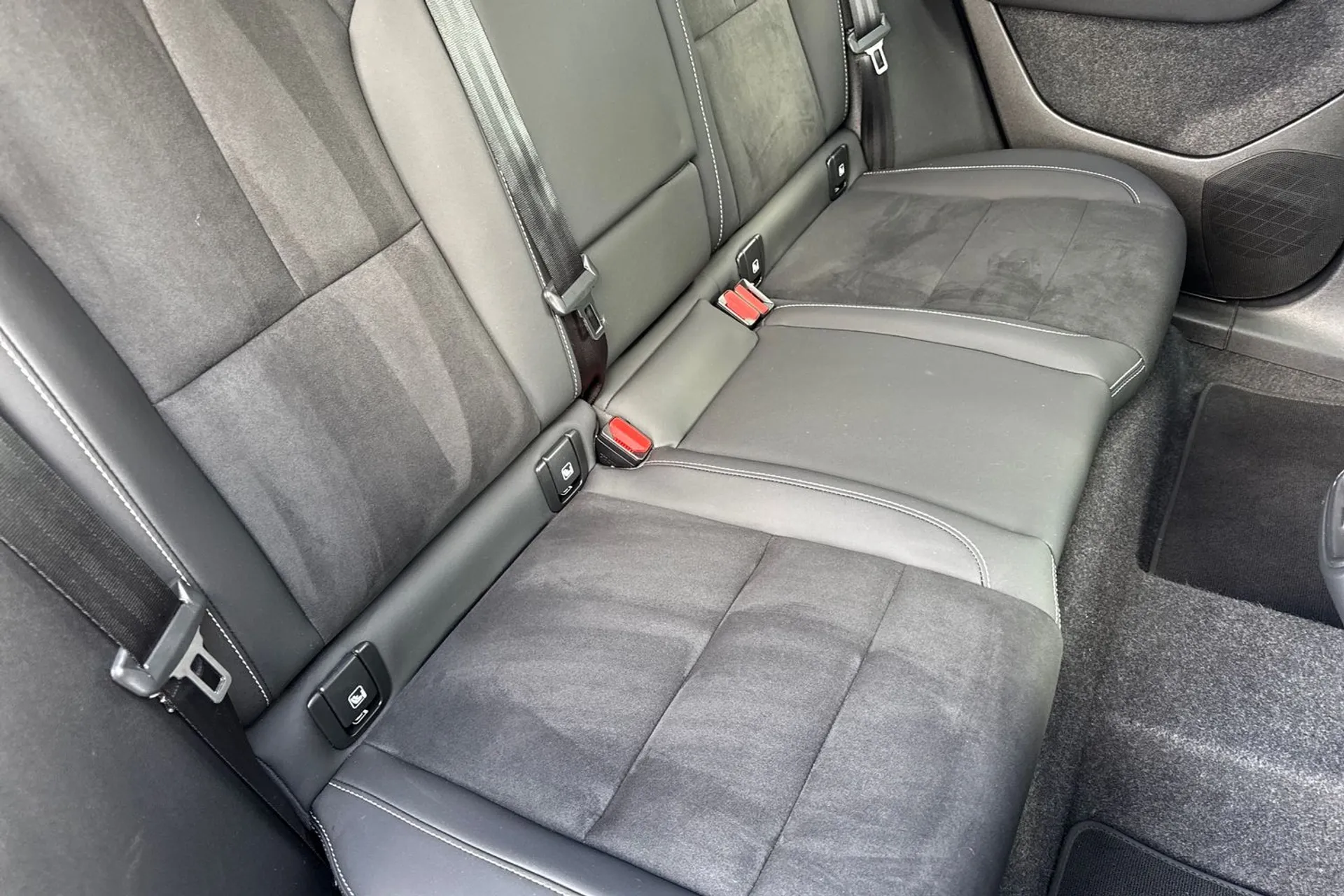 Volvo XC40 thumbnail image number 25