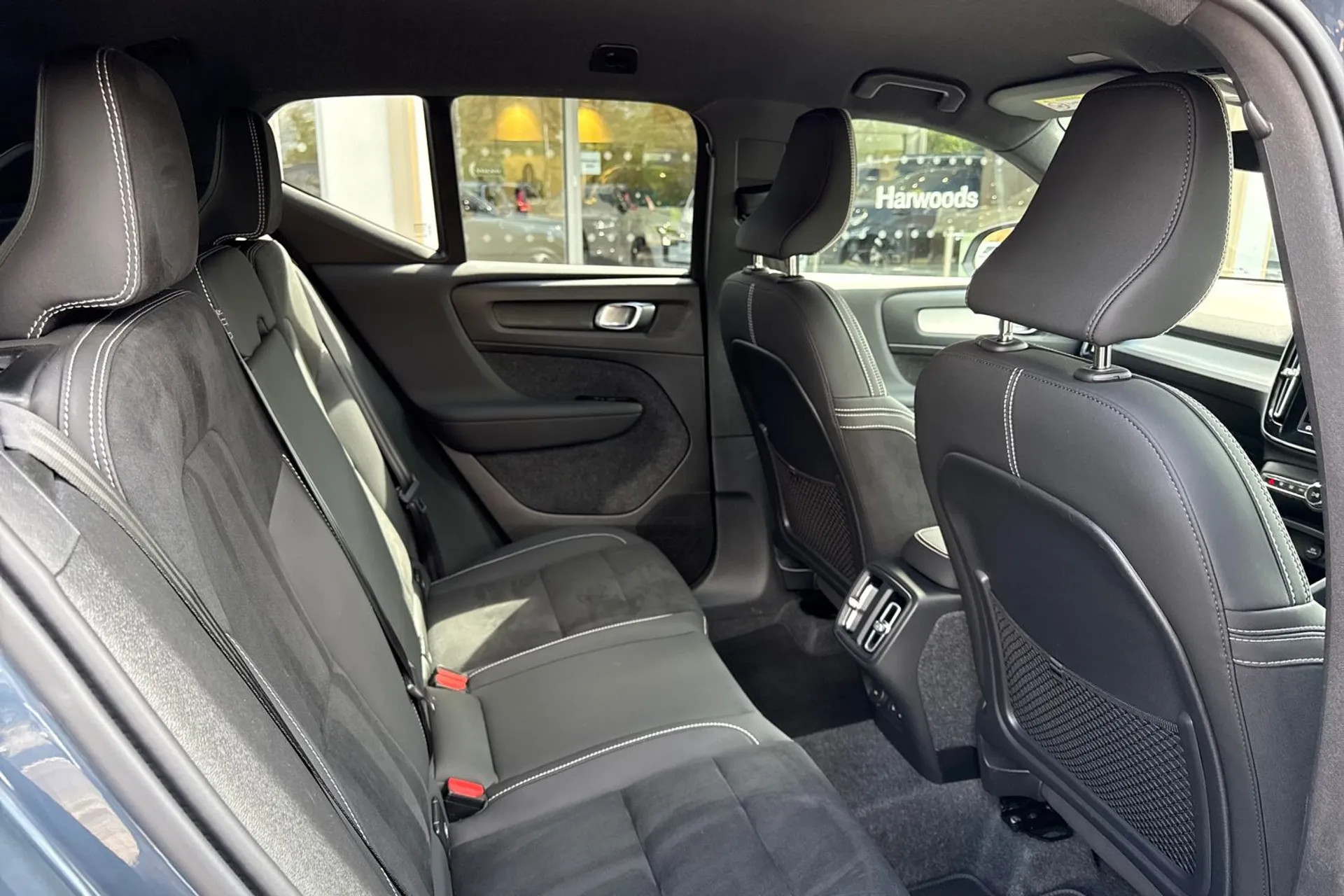 Volvo XC40 thumbnail image number 23