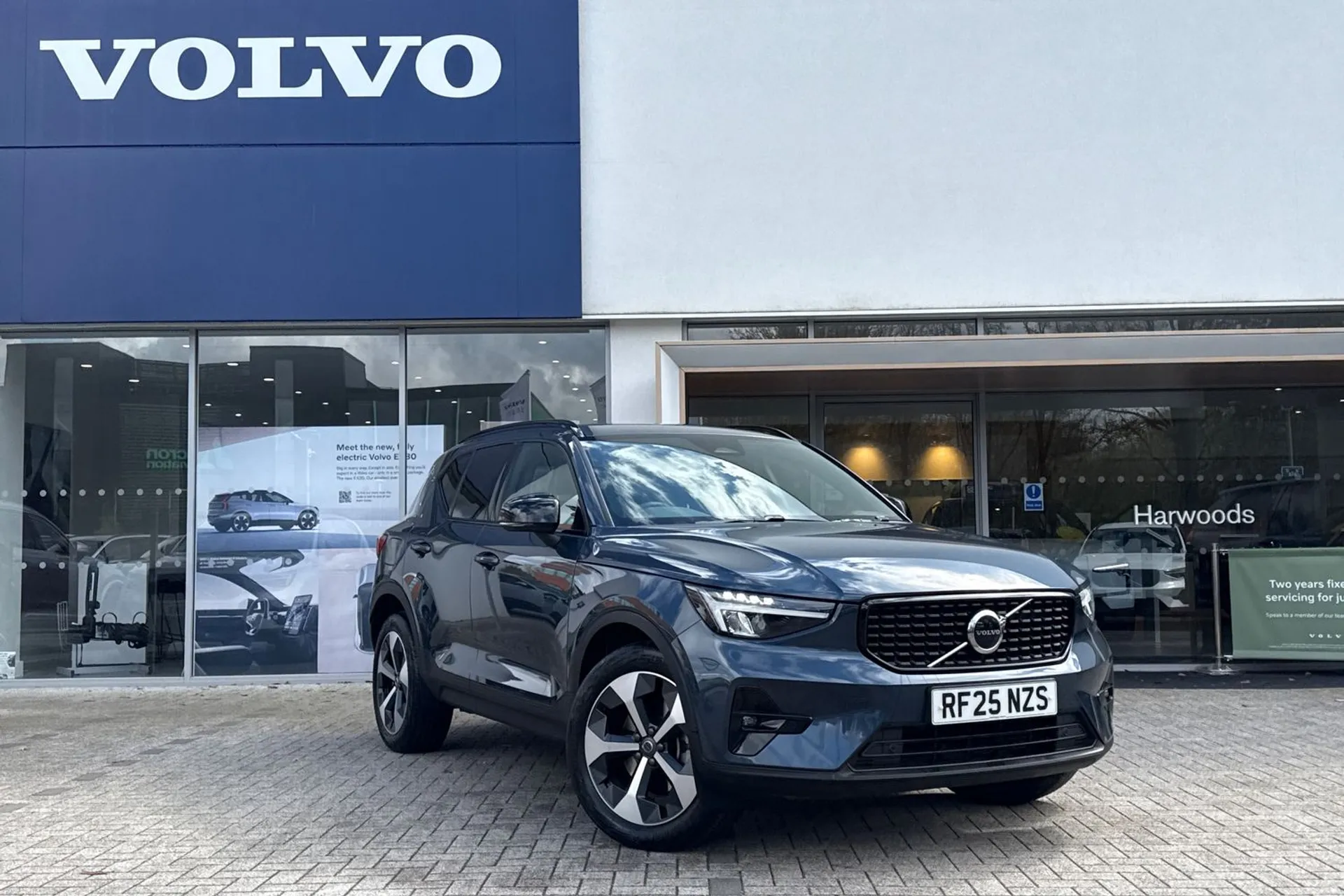 Volvo XC40 focused image