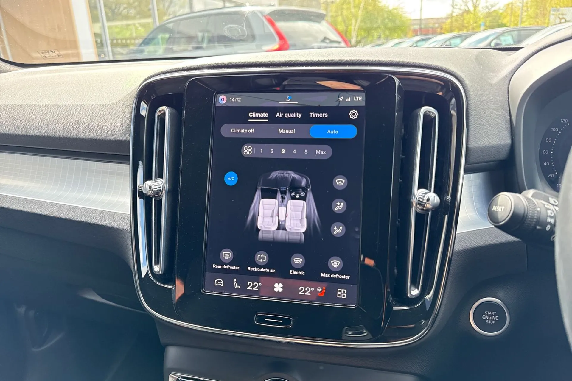 Volvo XC40 thumbnail image number 38