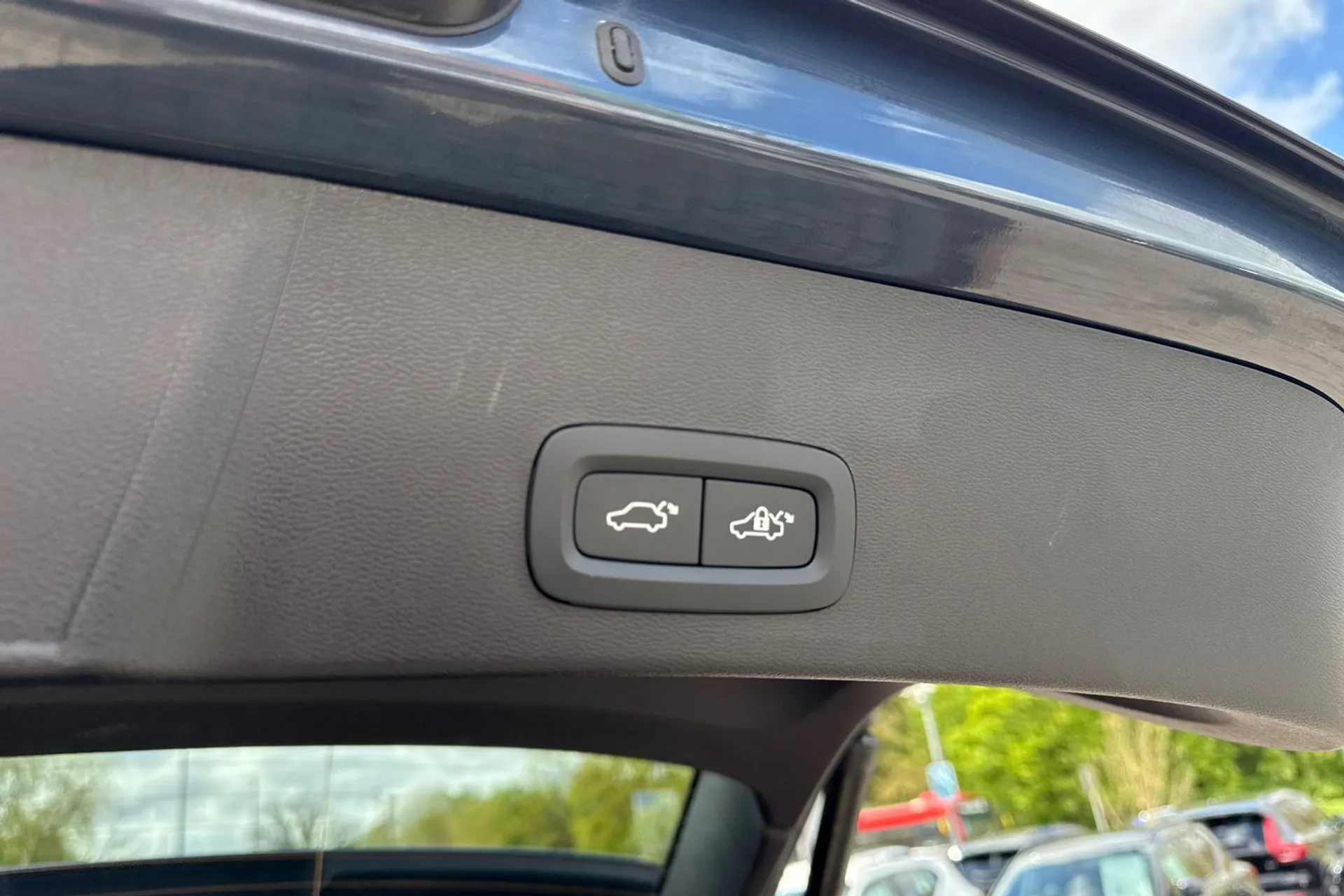 Volvo XC40 thumbnail image number 21