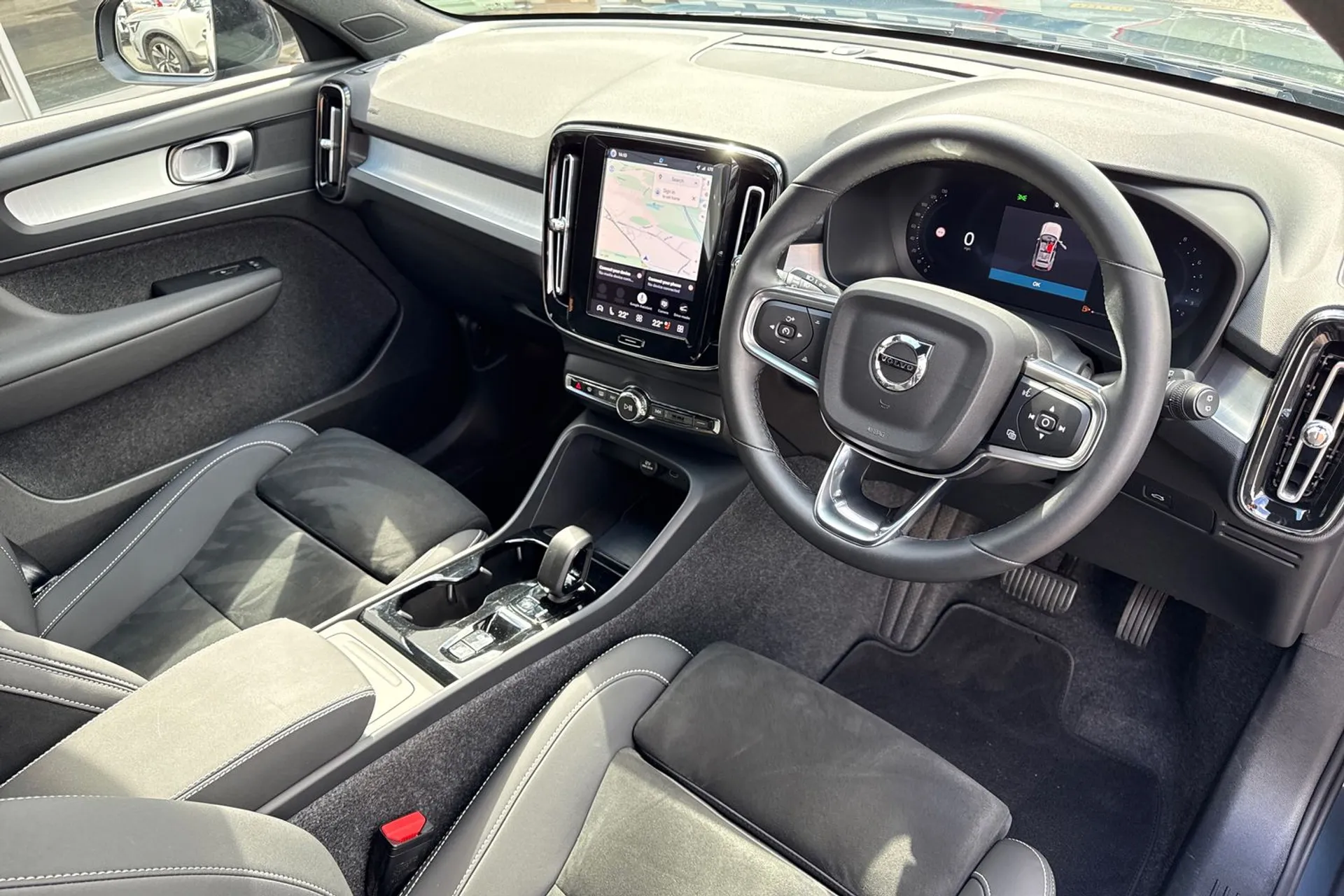 Volvo XC40 thumbnail image number 6