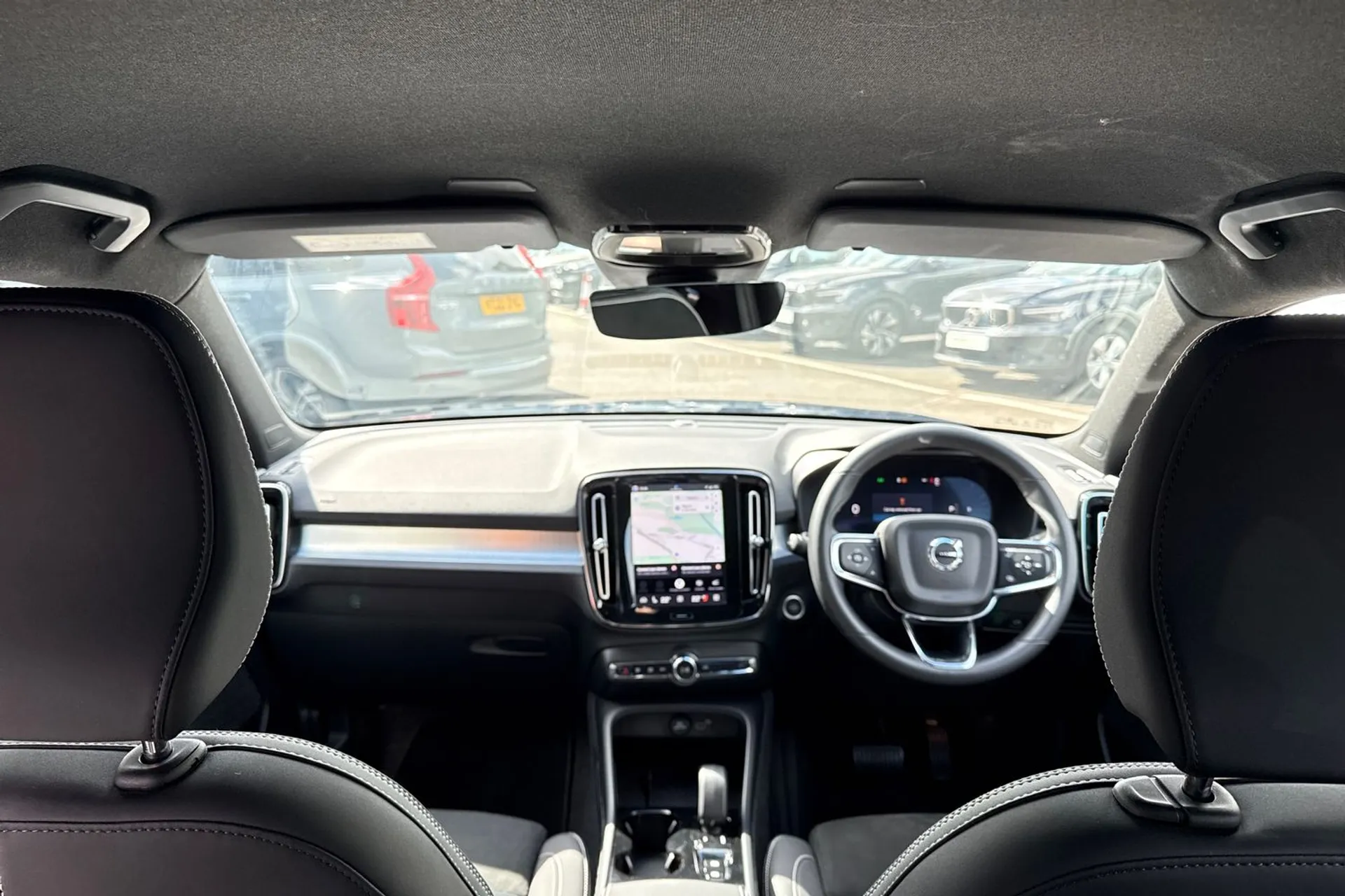 Volvo XC40 thumbnail image number 3