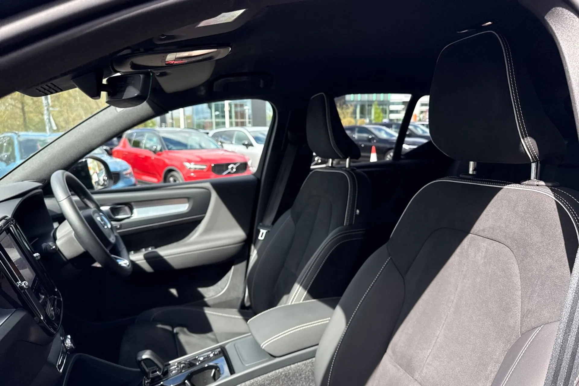 Volvo XC40 thumbnail image number 28