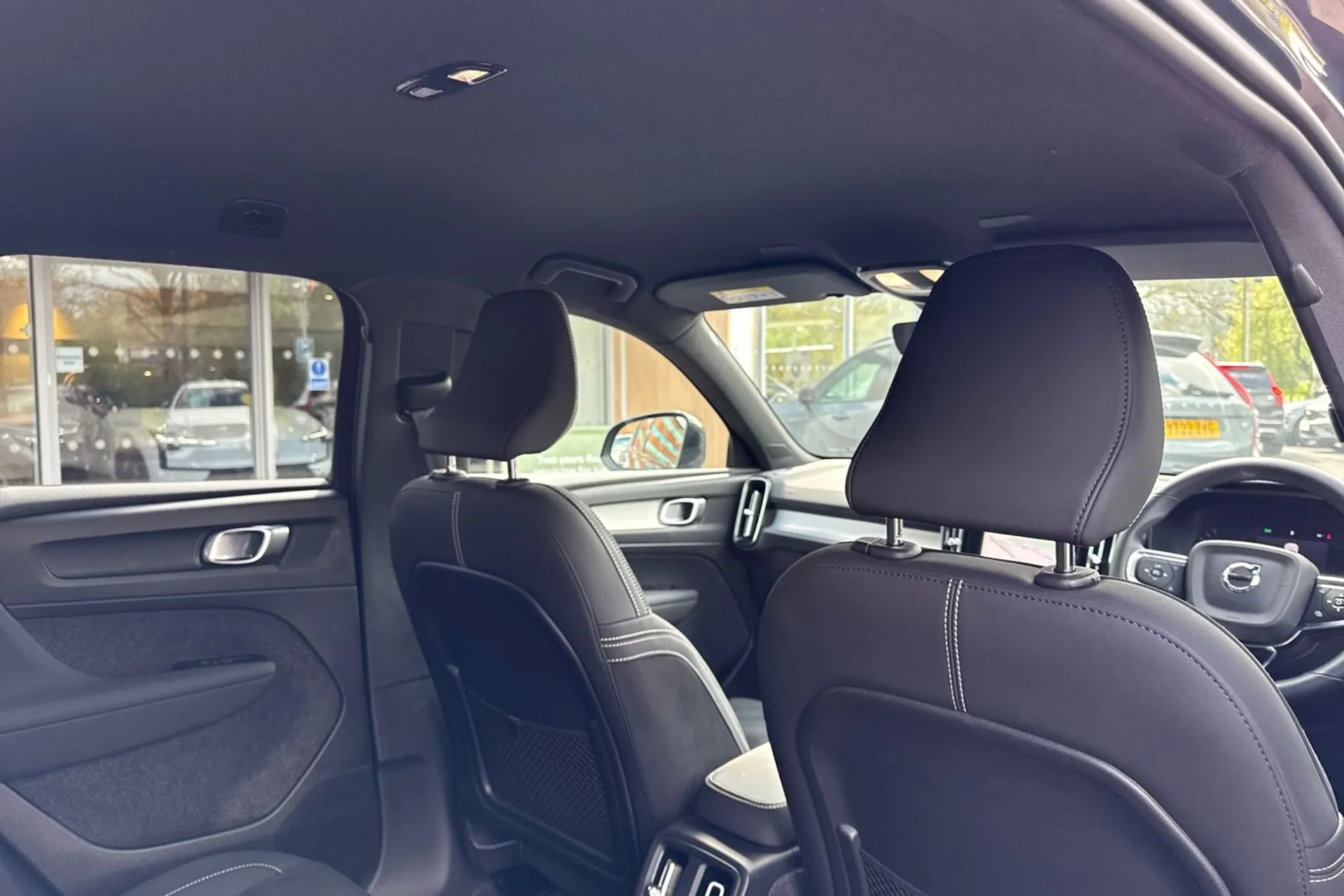 Volvo XC40 thumbnail image number 24