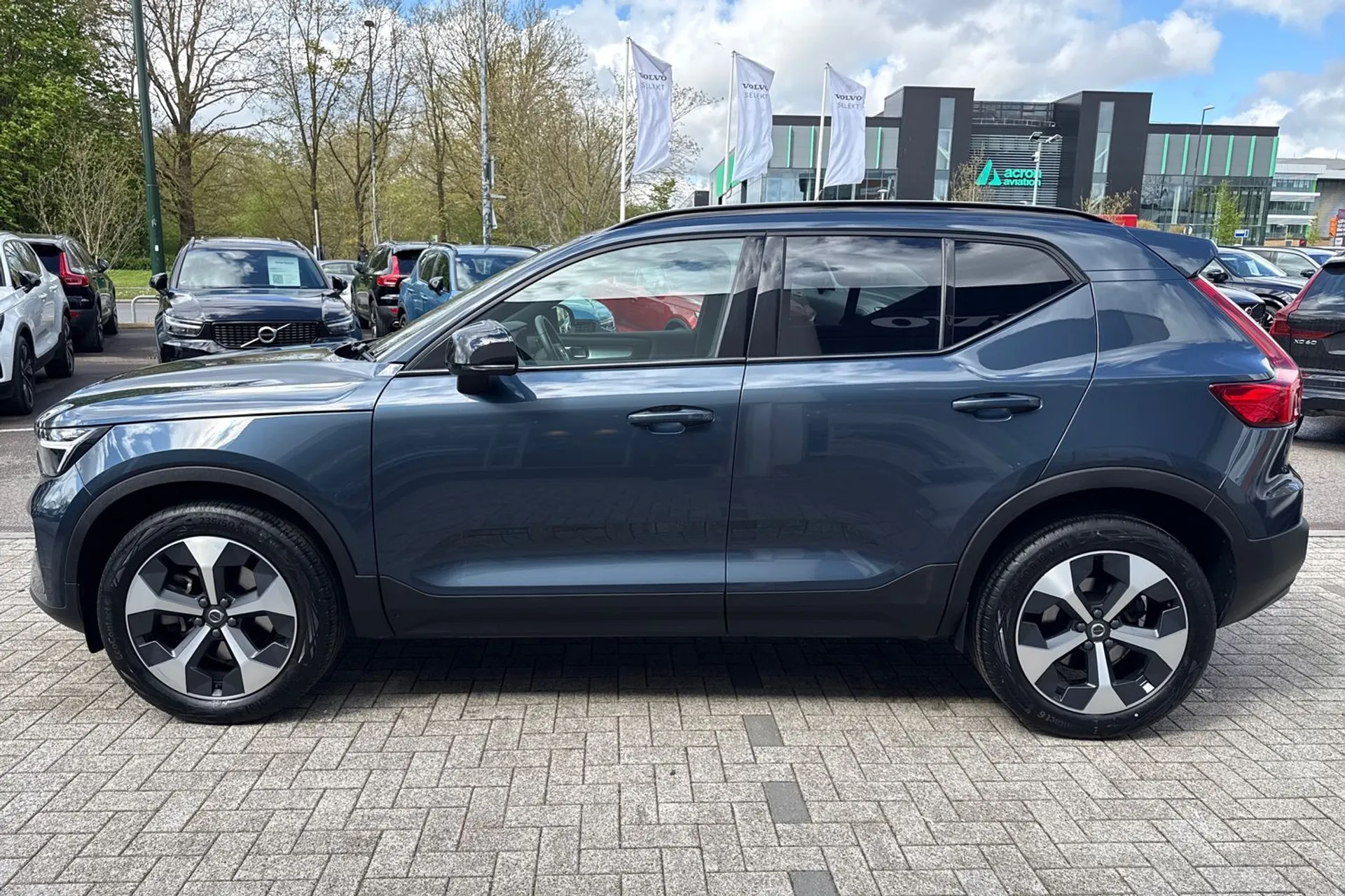 Volvo XC40 thumbnail image number 11