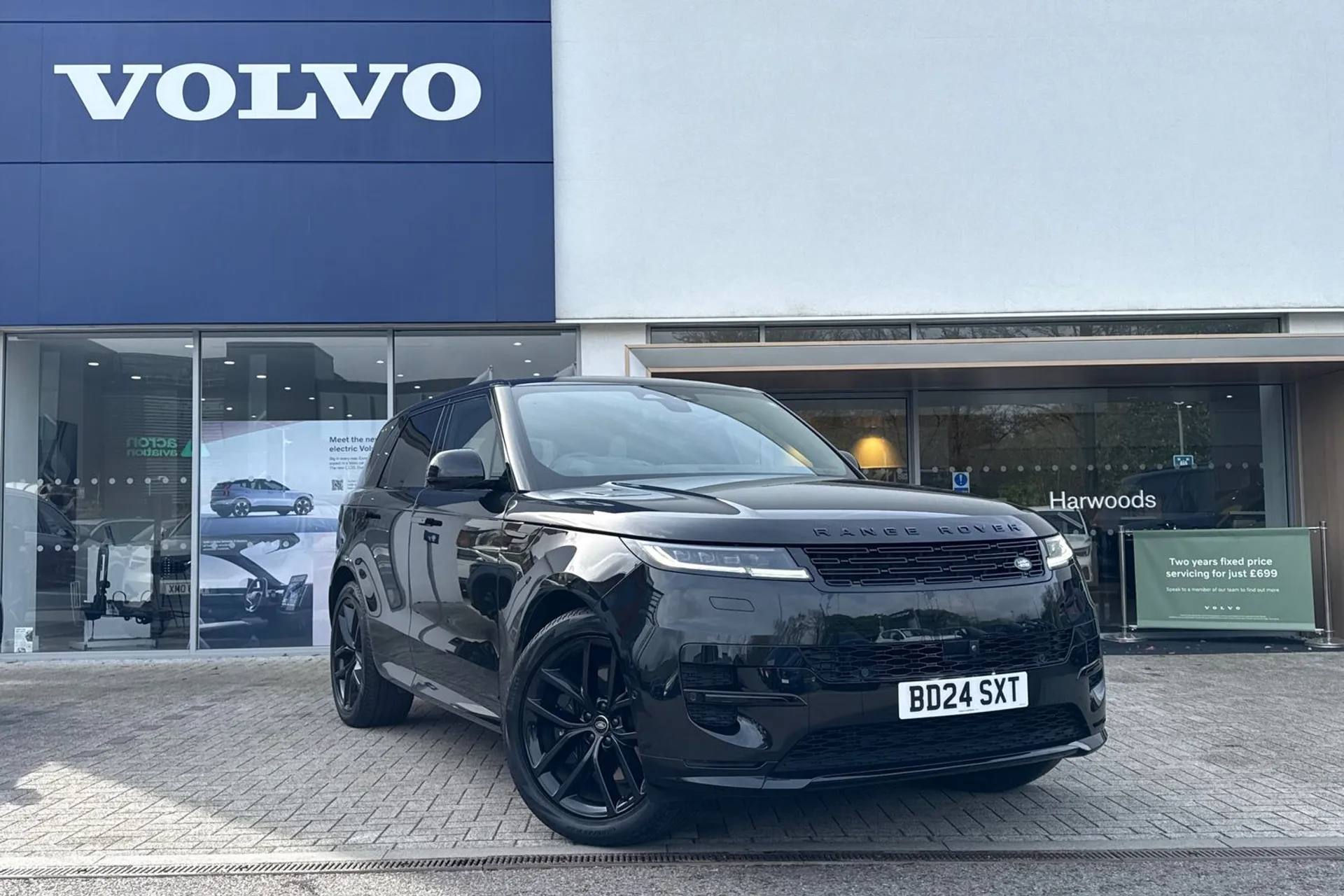 LAND ROVER RANGE ROVER SPORT focused image