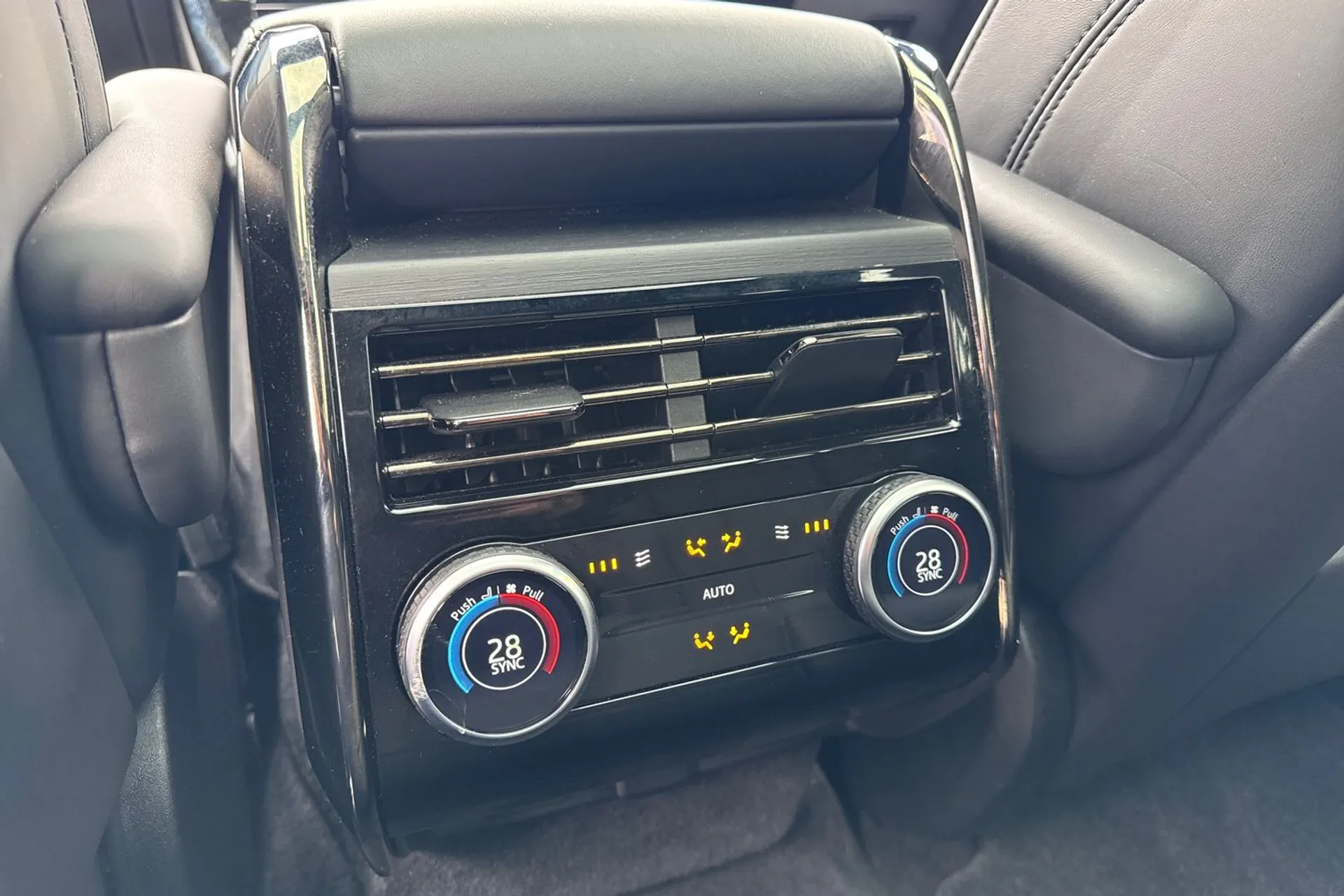 LAND ROVER RANGE ROVER SPORT thumbnail image number 36